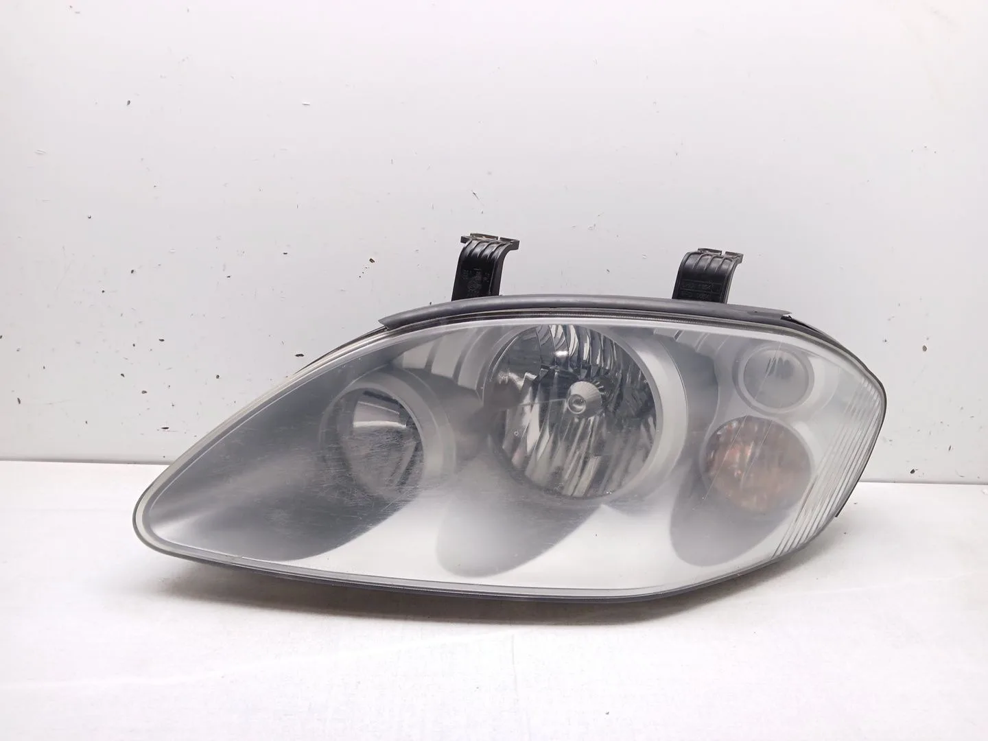 Faro Izquierdo para Ssangyong Rodius I