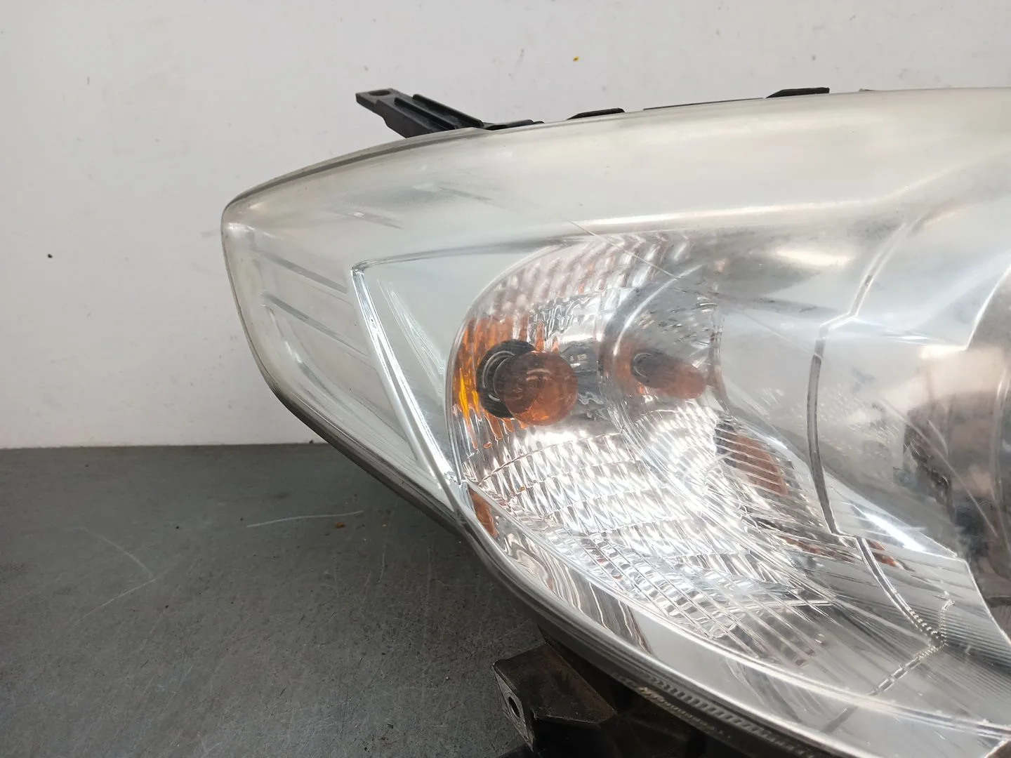 Faro Derecho para Mazda 5 Berl. (Cr)