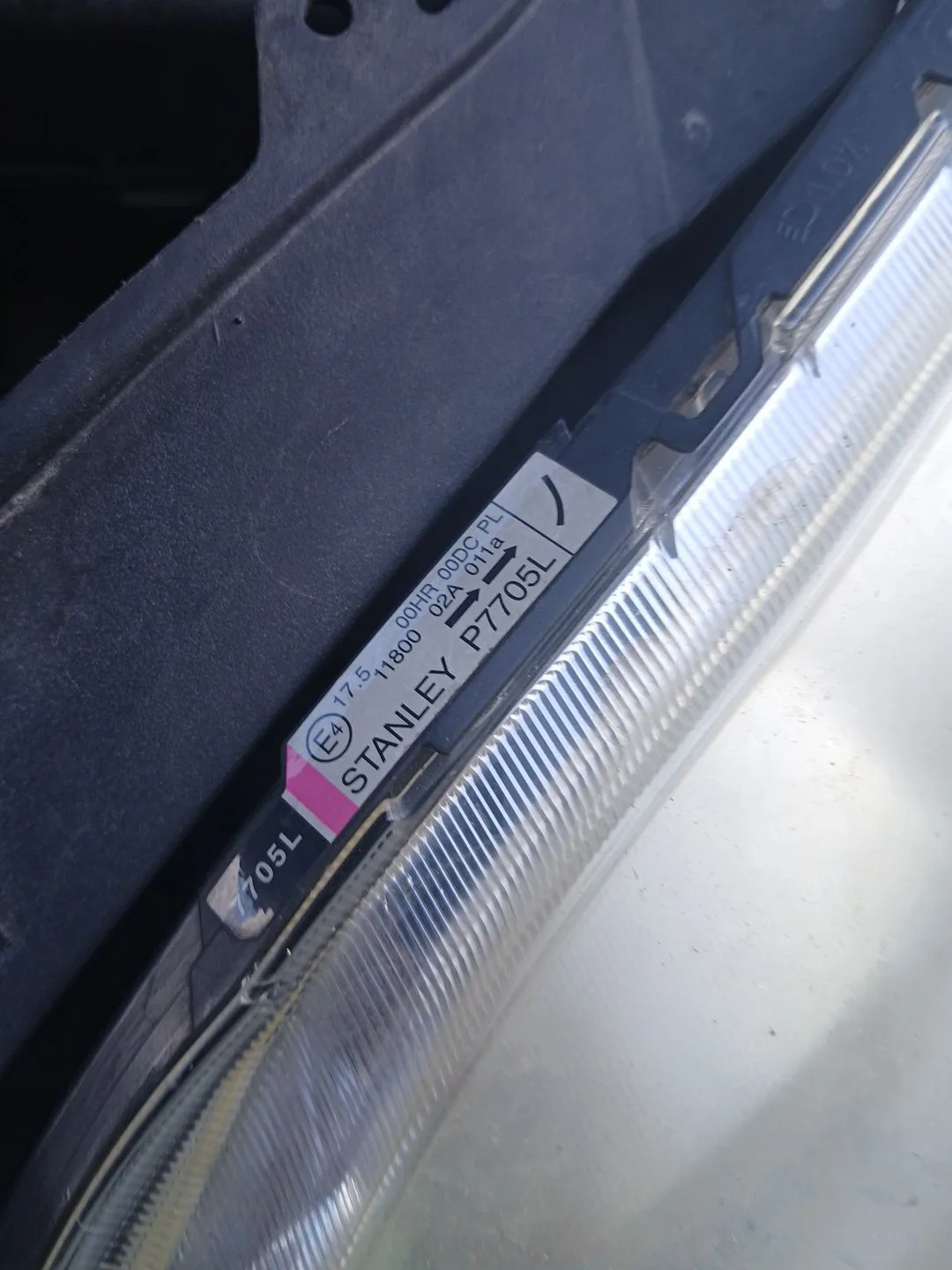 Faro Izquierdo para Mazda 5 Berl. (Cr)
