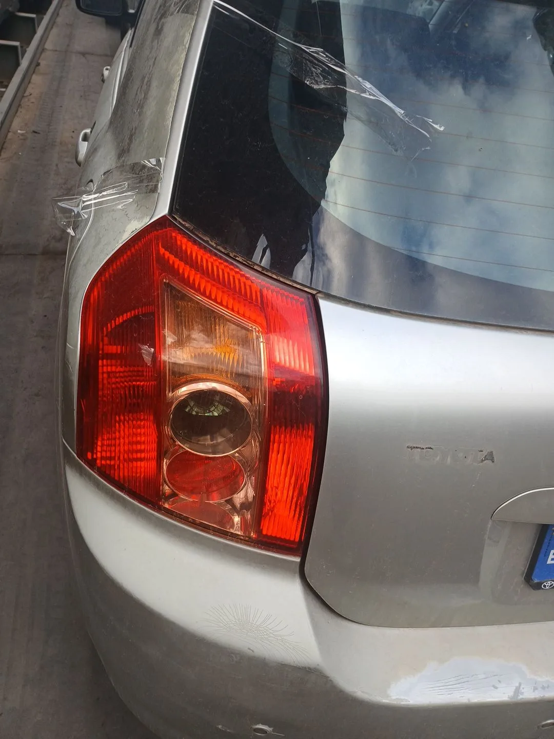 Piloto Trasero Izquierdo para Toyota Corolla (_E12_)