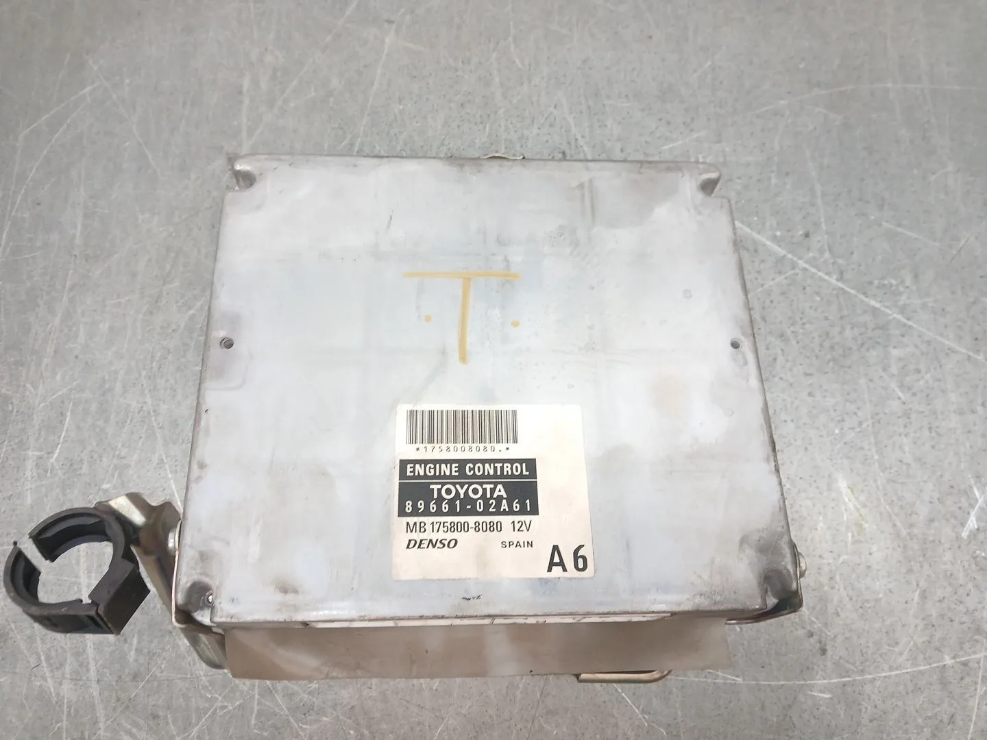 Centralita Motor Uce para Toyota Corolla (_E12_)