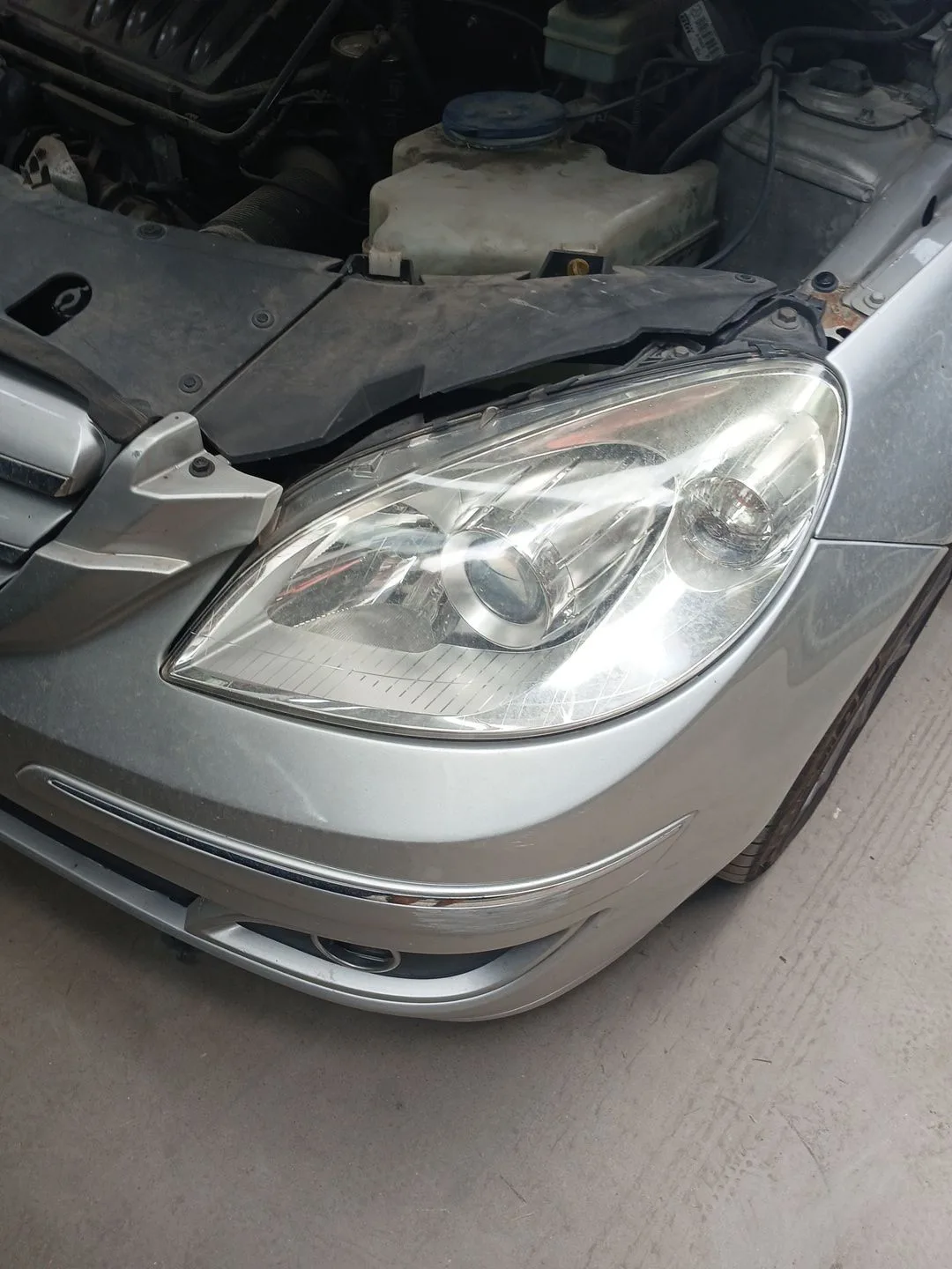 Faro Izquierdo para Mercedes-Benz Clase B Sports Tourer (W245)