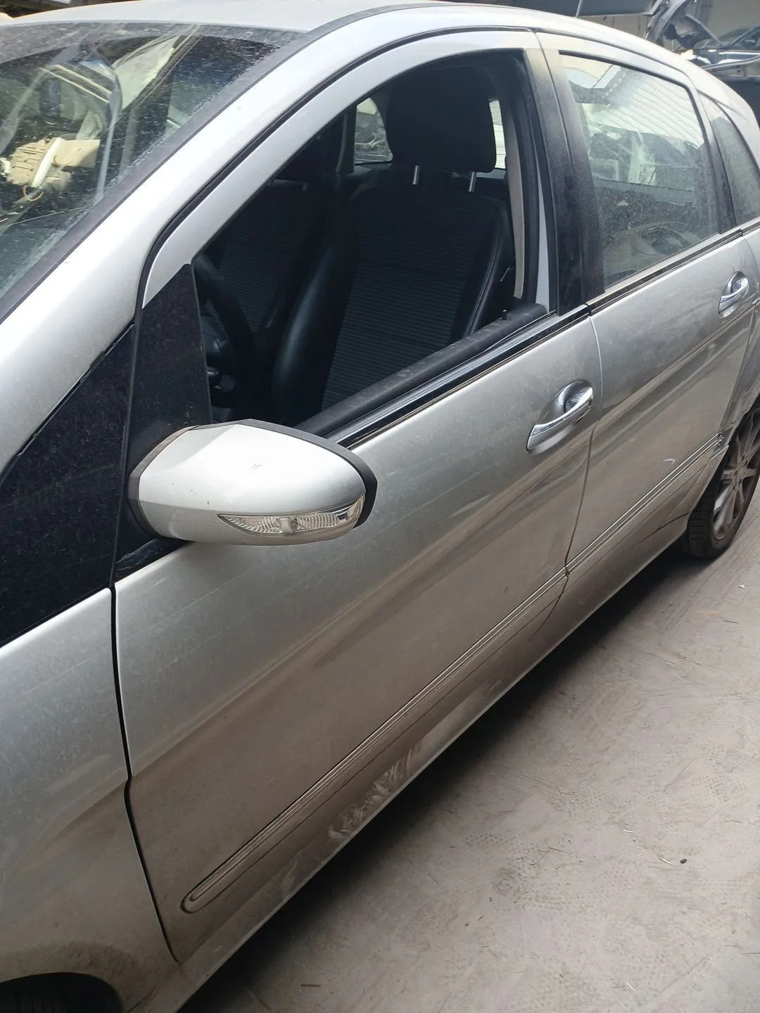 Puerta Delantera Izquierda para Mercedes-Benz Clase B Sports Tourer (W245)