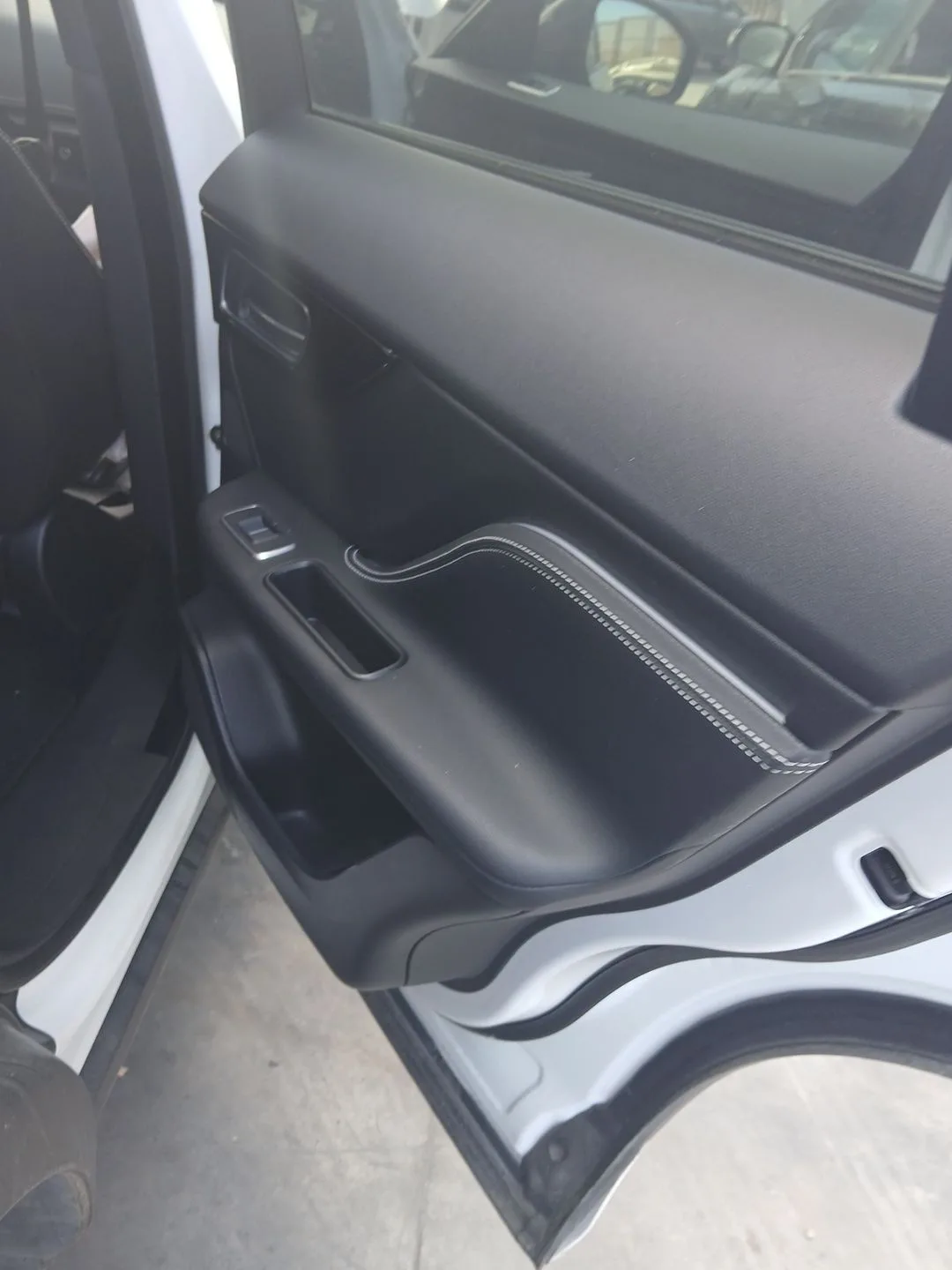 Guarnecido Puerta Trasera Derecha para Jaguar F-Pace (X761)