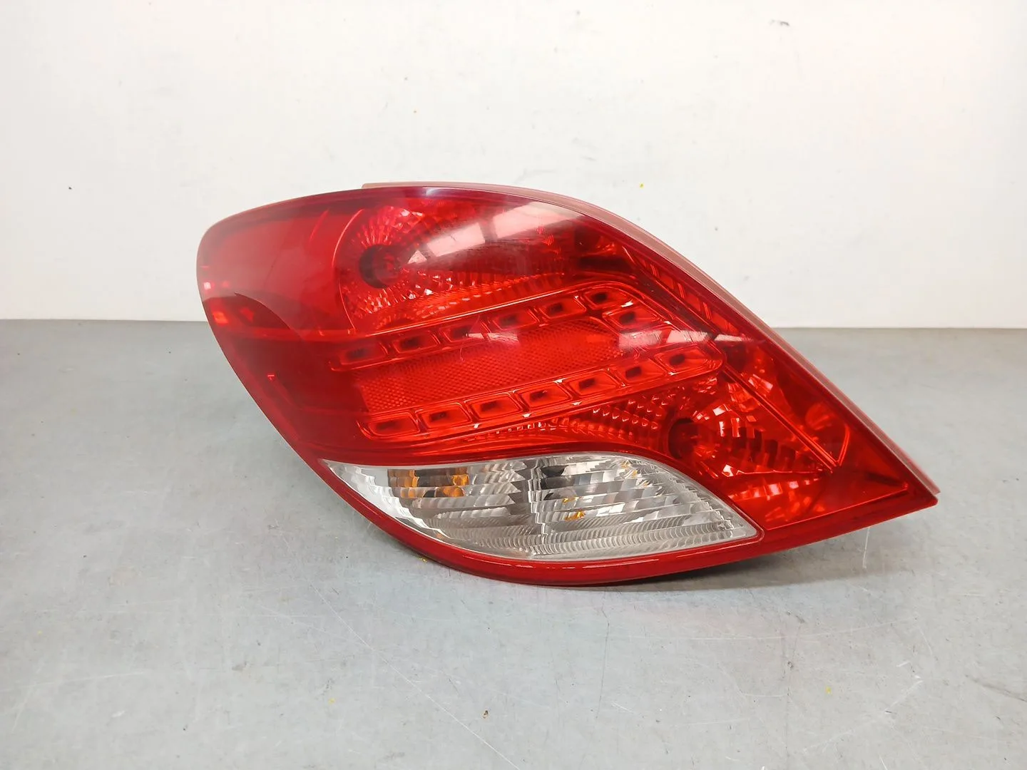Piloto Trasero Izquierdo para Peugeot 207 Furgoneta/Hatchback (Wa_, Wc_)