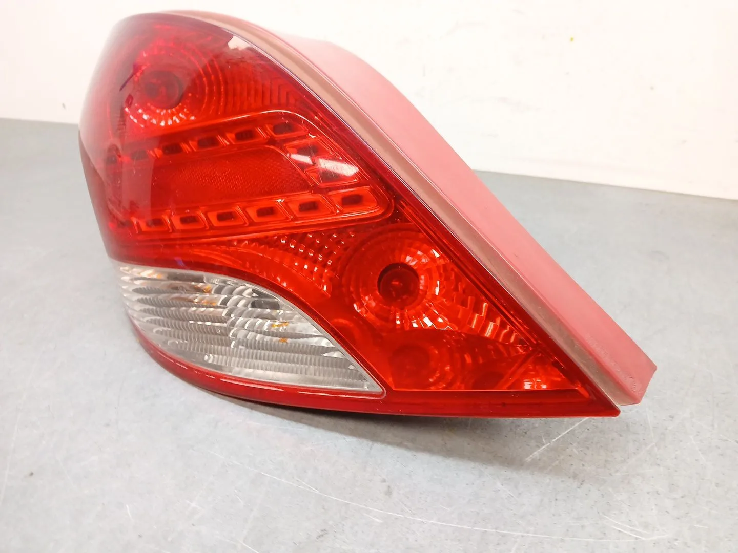 Piloto Trasero Izquierdo para Peugeot 207 Furgoneta/Hatchback (Wa_, Wc_)