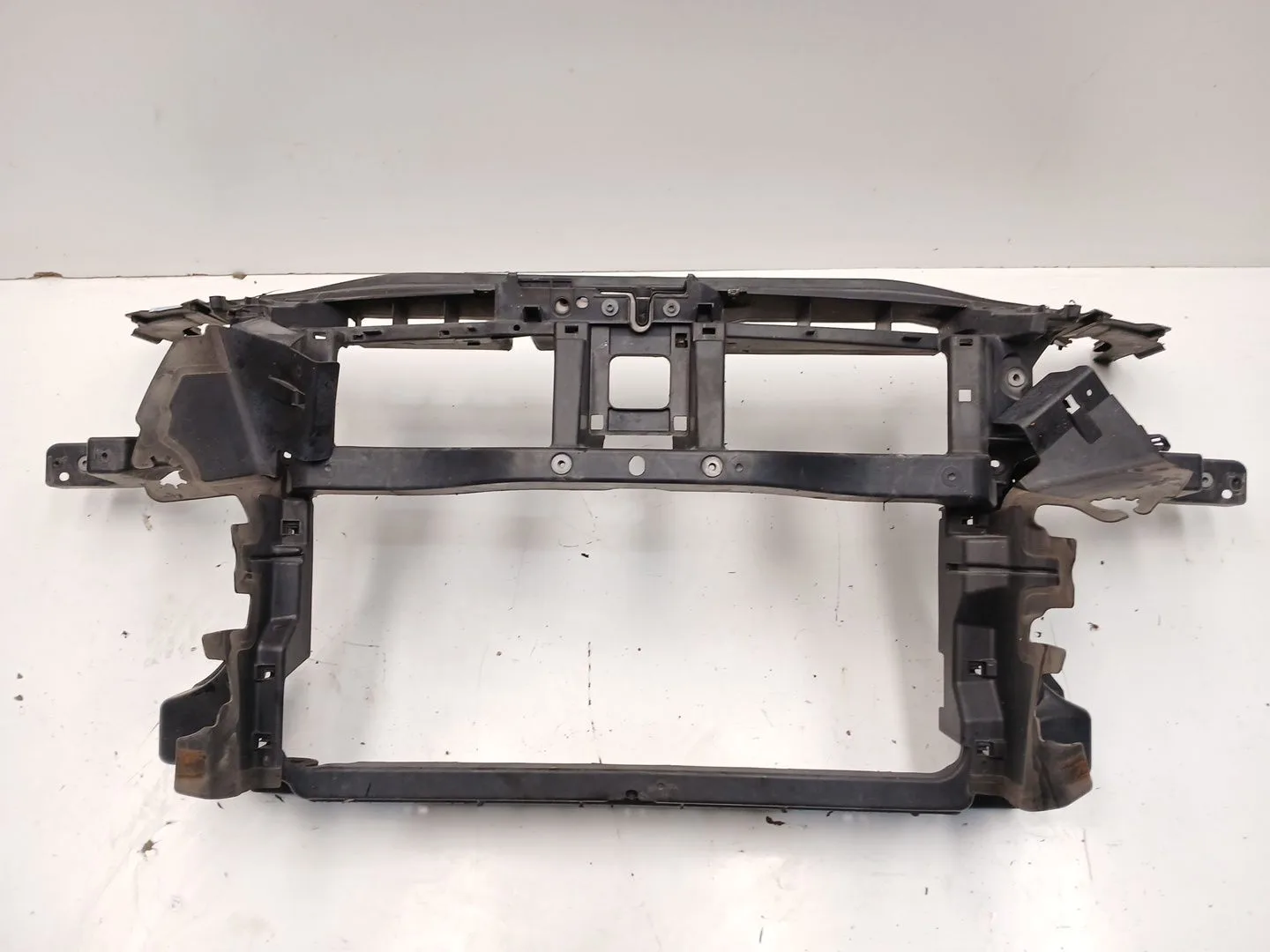 Panel Frontal para Volkswagen Passat B6 (3C2)