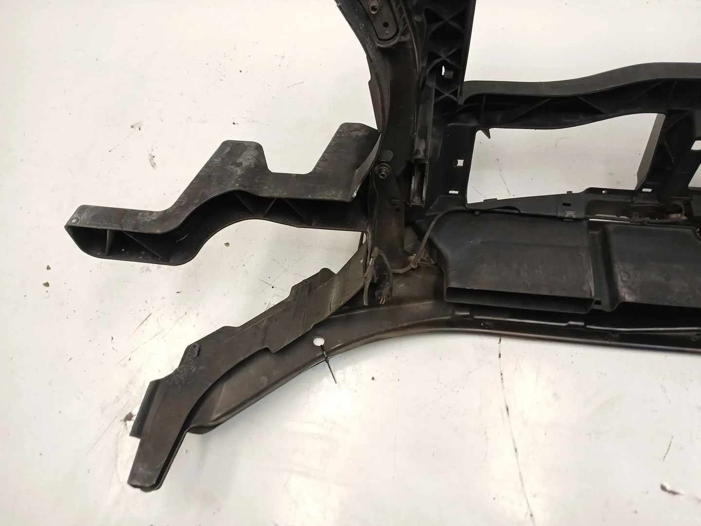 Panel Frontal para Volkswagen Passat B6 (3C2)