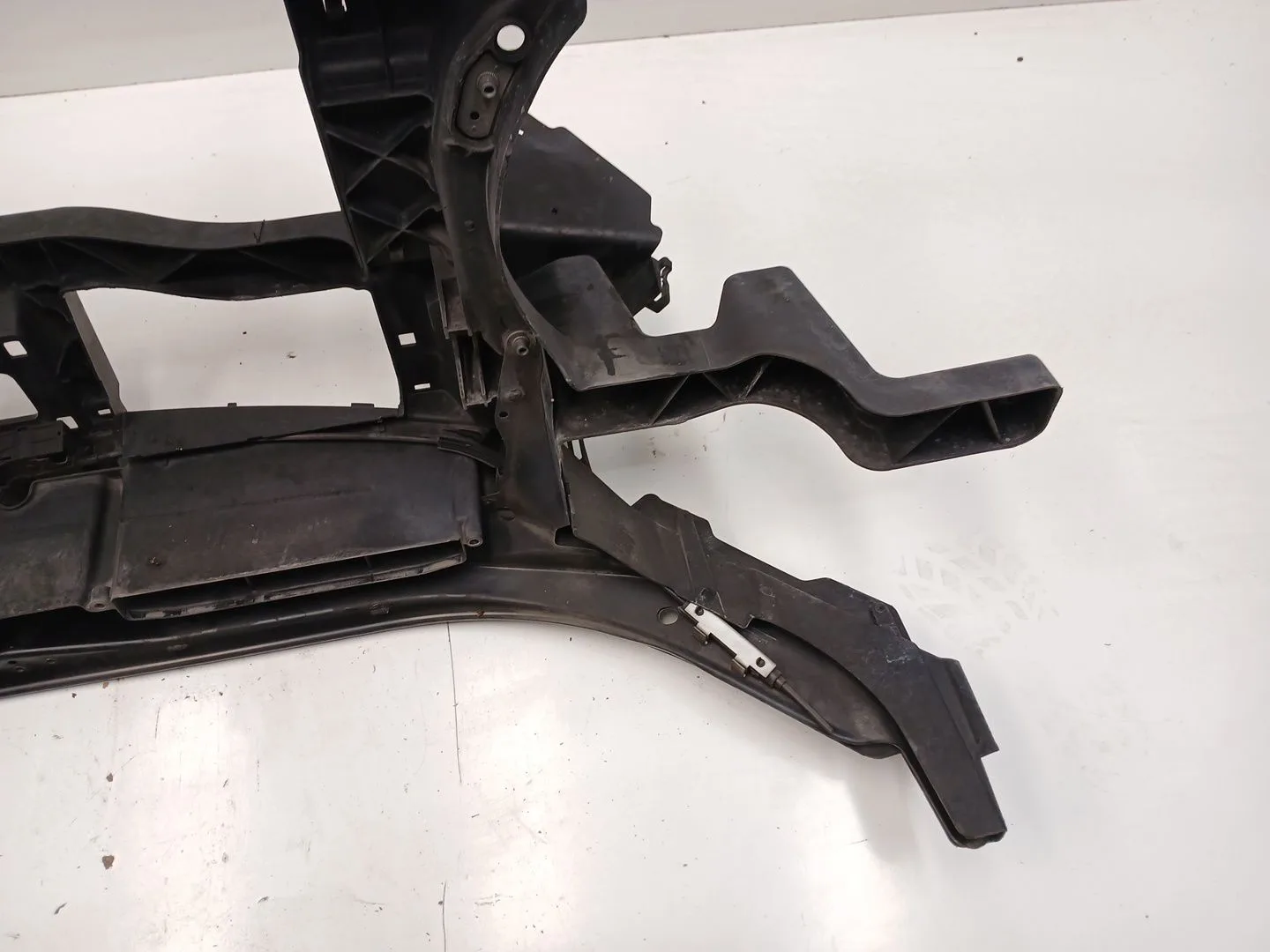 Panel Frontal para Volkswagen Passat B6 (3C2)