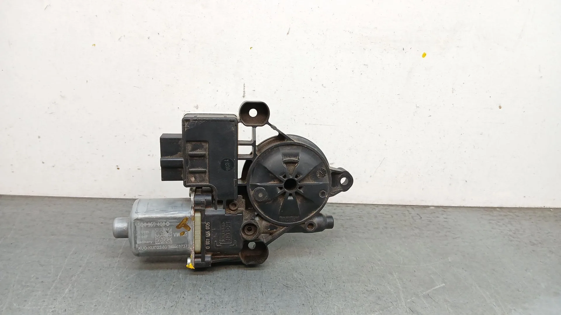 Motor Elevalunas Trasero Derecho para Volkswagen T-Roc (A11, D11)