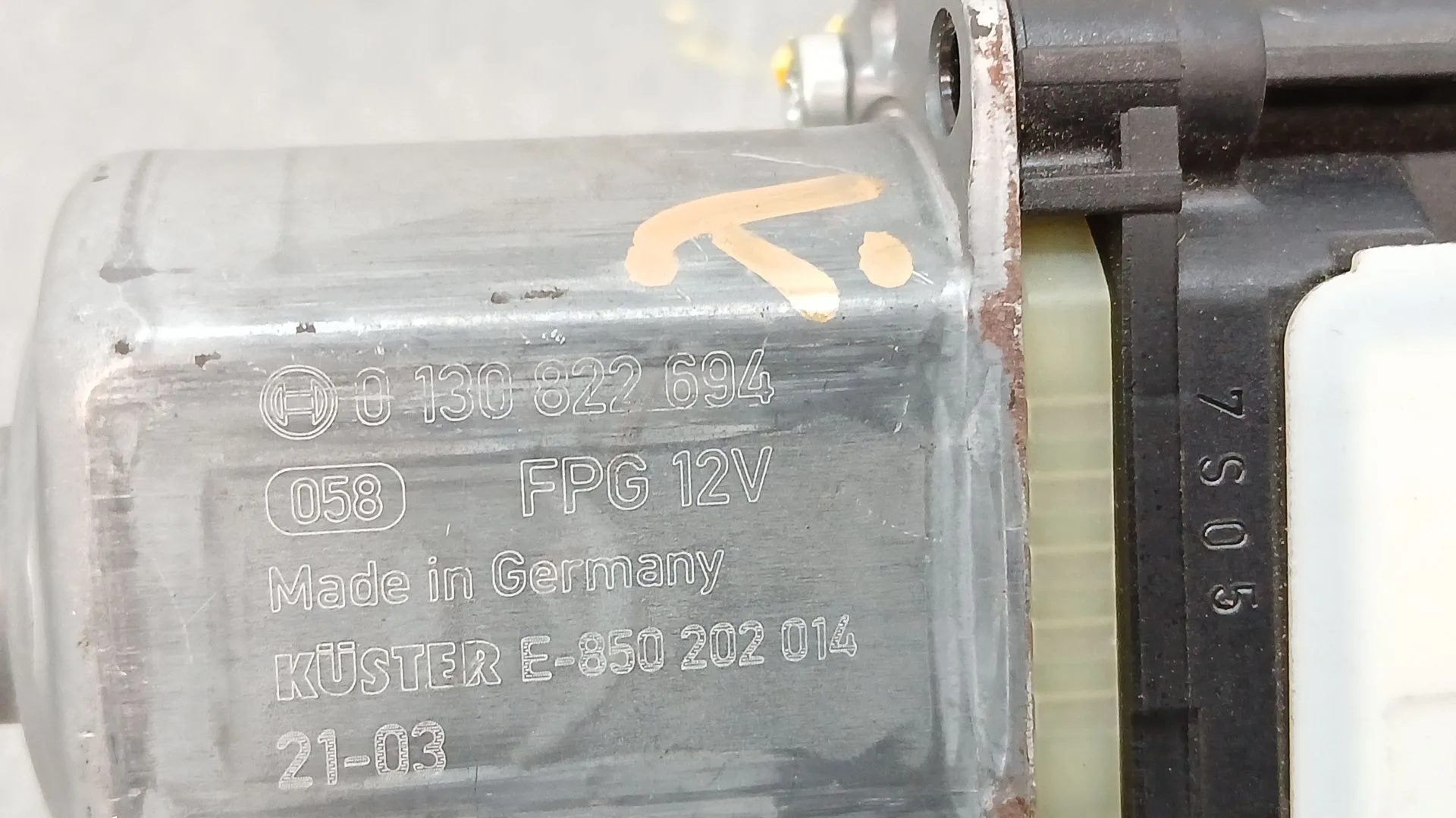 Motor Elevalunas Trasero Derecho para Volkswagen T-Roc (A11, D11)