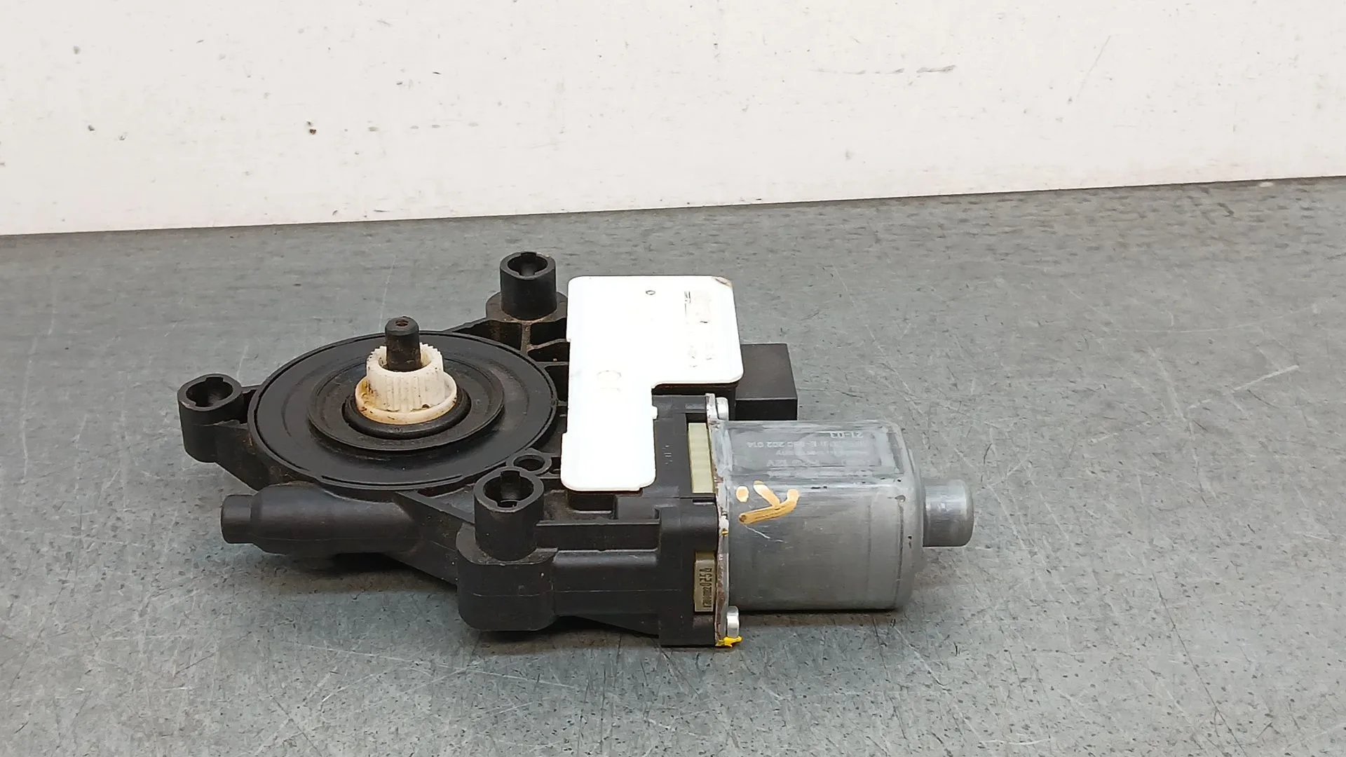 Motor Elevalunas Trasero Derecho para Volkswagen T-Roc (A11, D11)