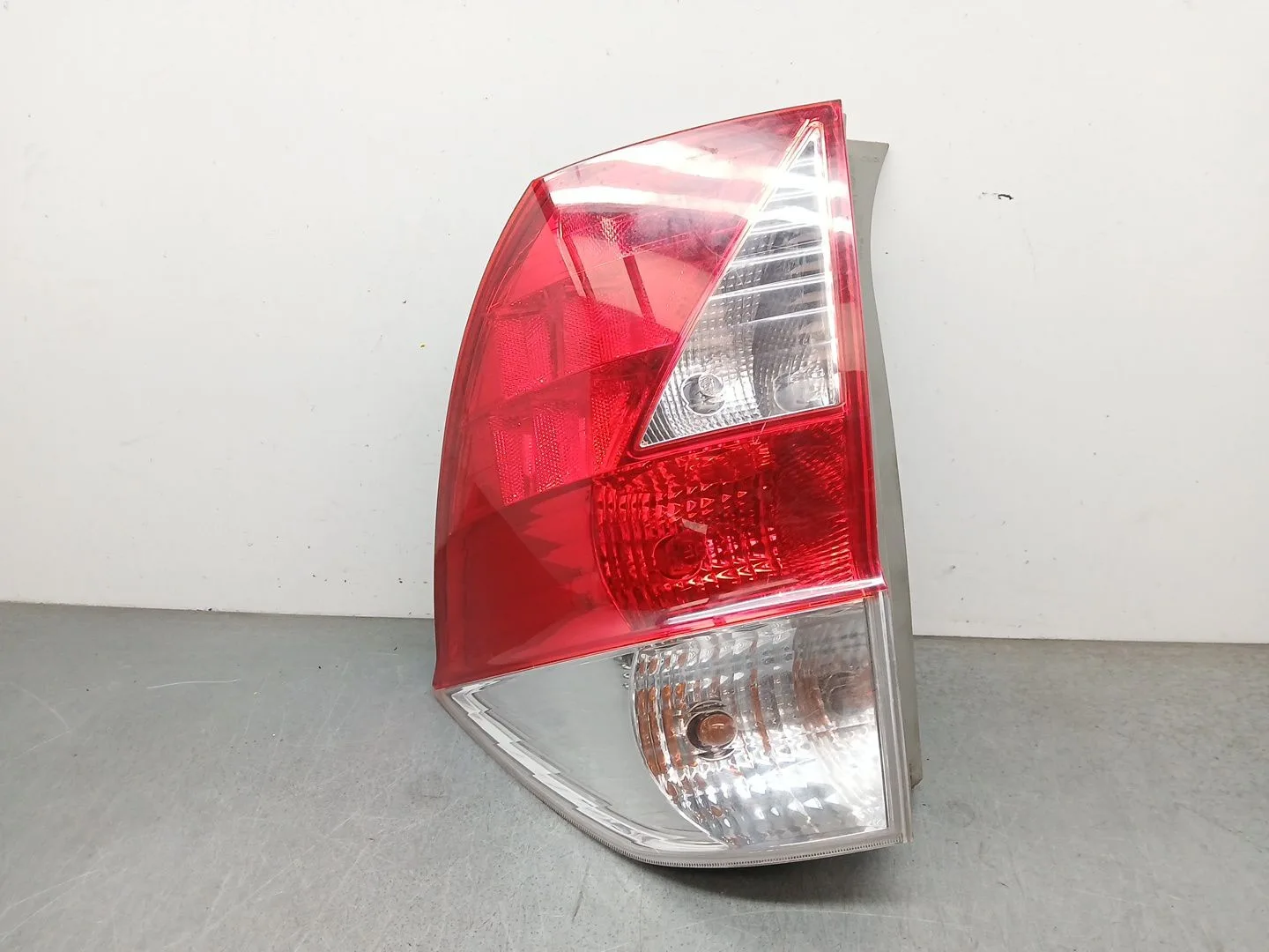 Piloto Trasero Derecho para Honda Fr-V (Be)