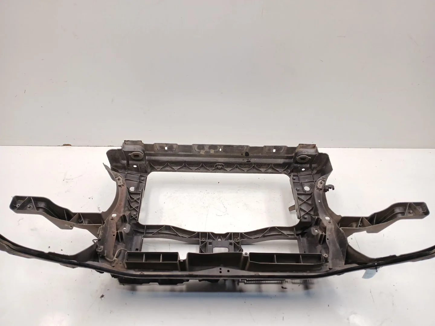 Panel Frontal para Volkswagen Passat B6 (3C2)