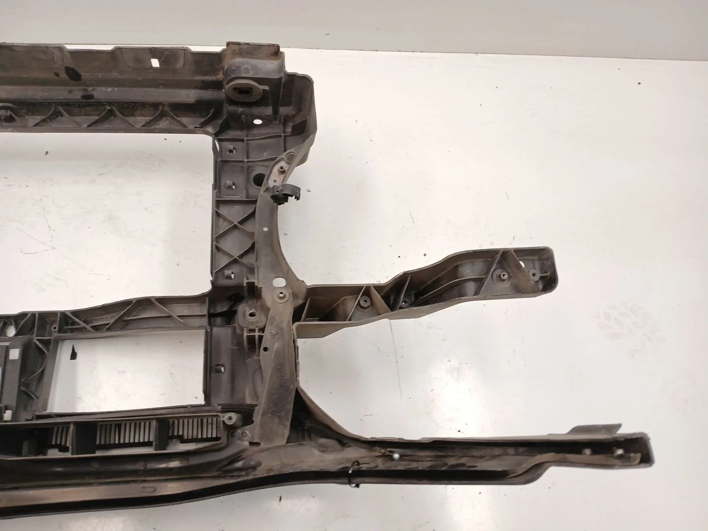 Panel Frontal para Volkswagen Passat B6 (3C2)