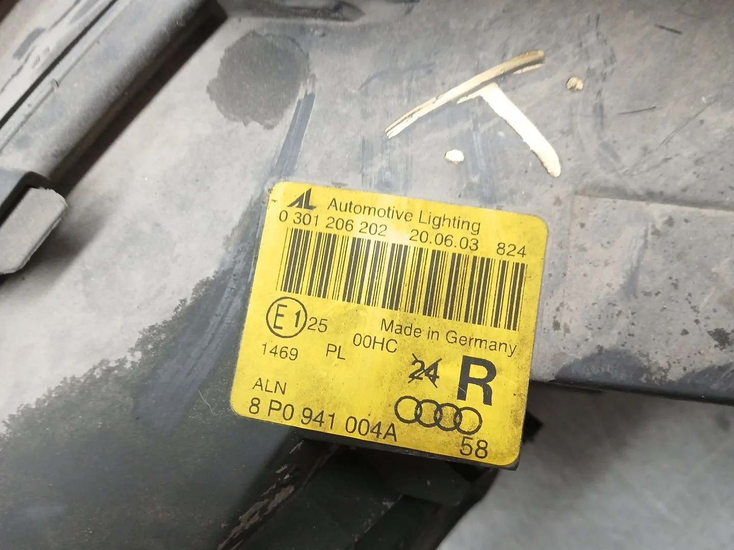 Faro Derecho para Audi A3 (8P1)