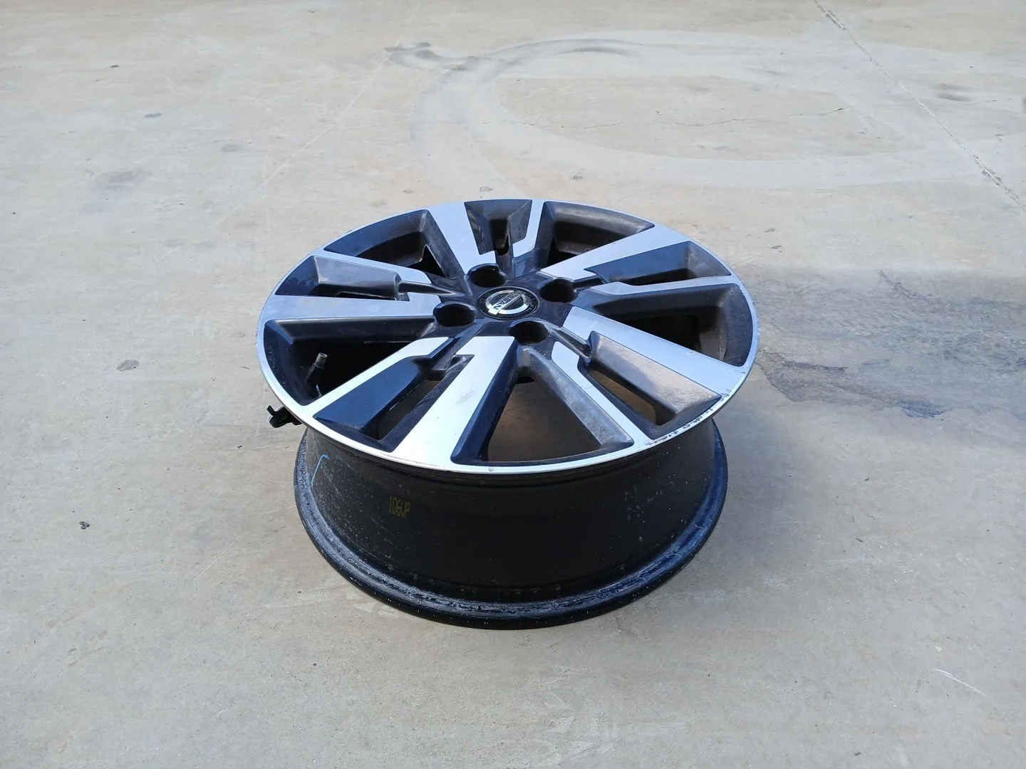 Llanta para Nissan Micra V (K14)