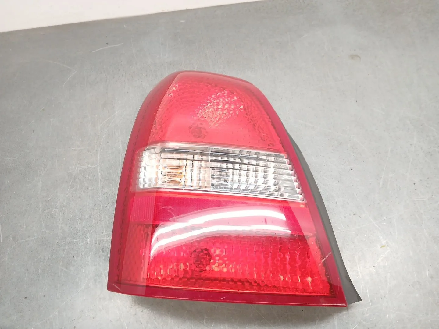 Piloto Trasero Izquierdo para Nissan Primera (P12)