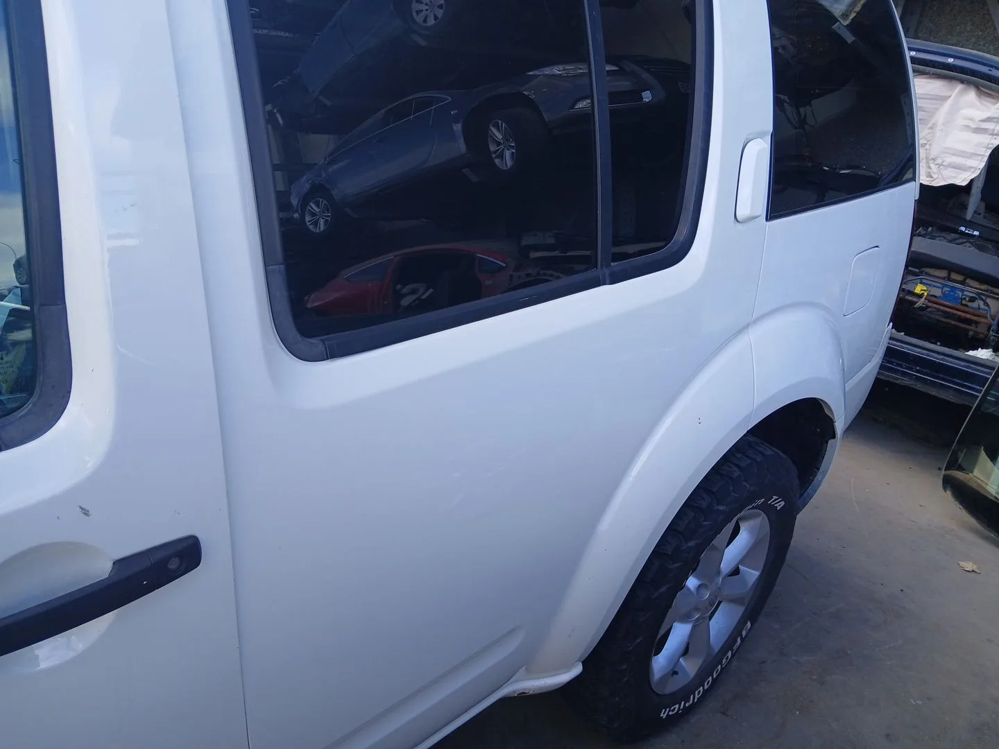 Puerta Trasera Izquierda para Nissan Pathfinder Iii (R51)