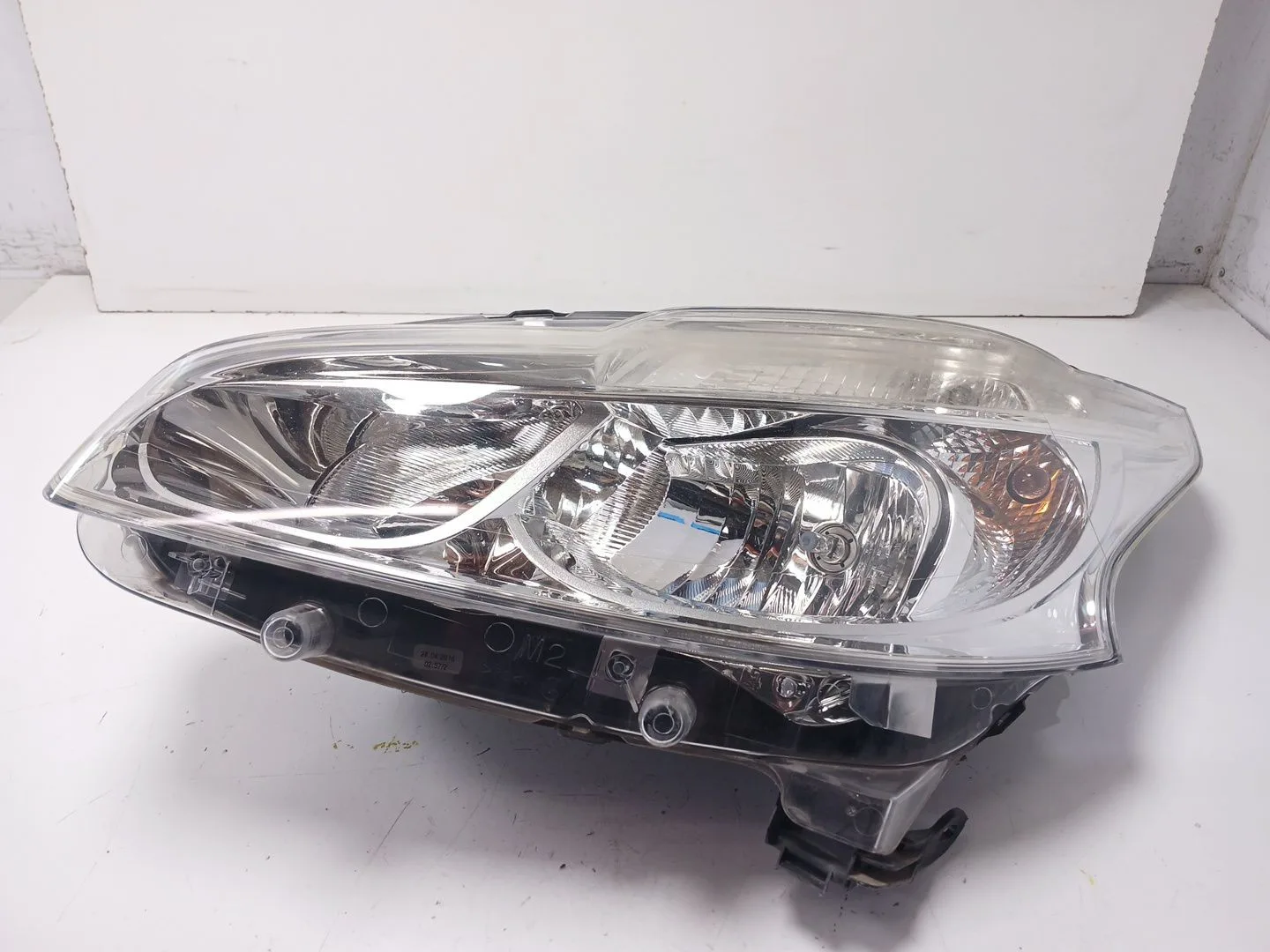Faro Izquierdo para Peugeot 208 I (Ca_, Cc_)