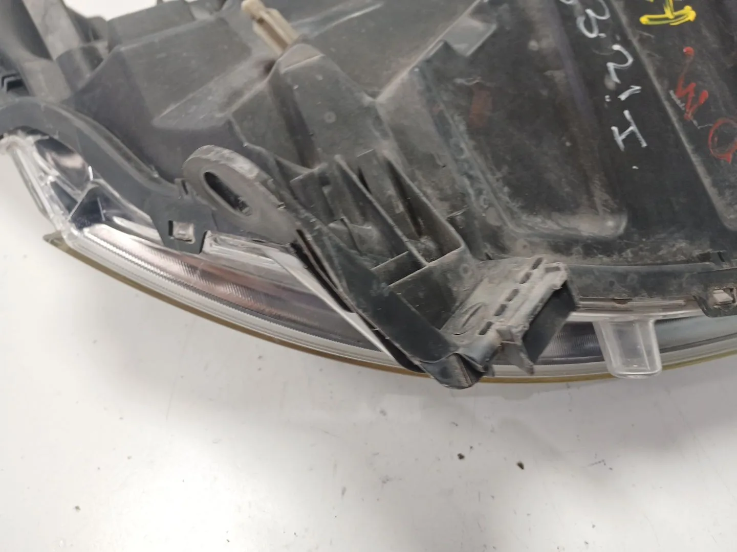 Faro Izquierdo para Peugeot 208 I (Ca_, Cc_)