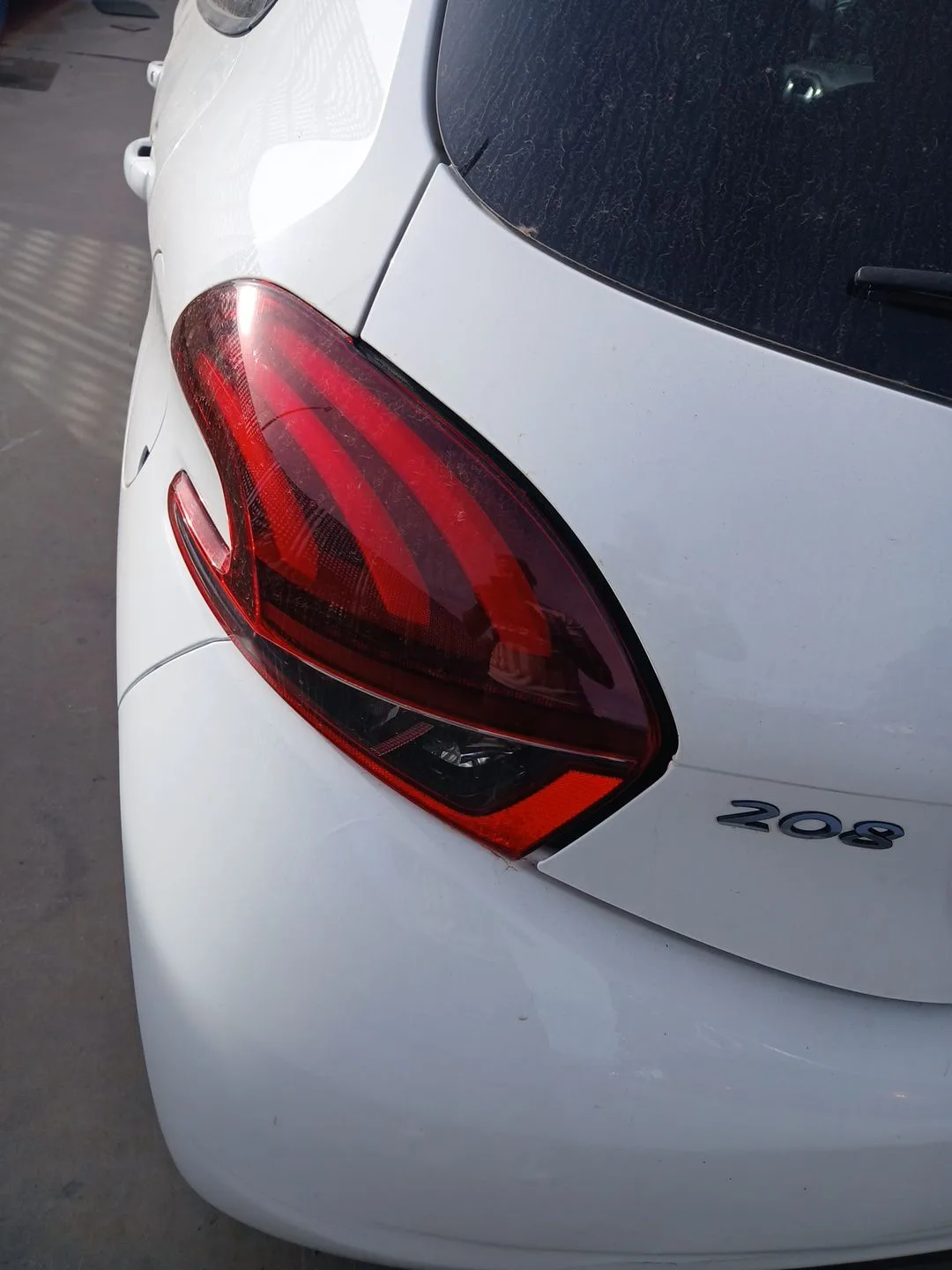 Piloto Trasero Izquierdo para Peugeot 208 I (Ca_, Cc_)