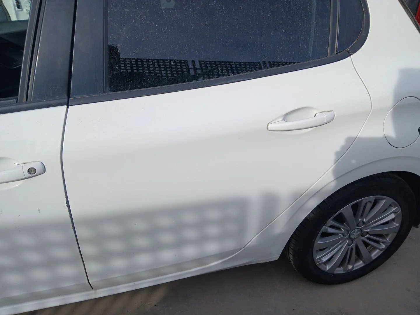 Puerta Trasera Izquierda para Peugeot 208 I (Ca_, Cc_)
