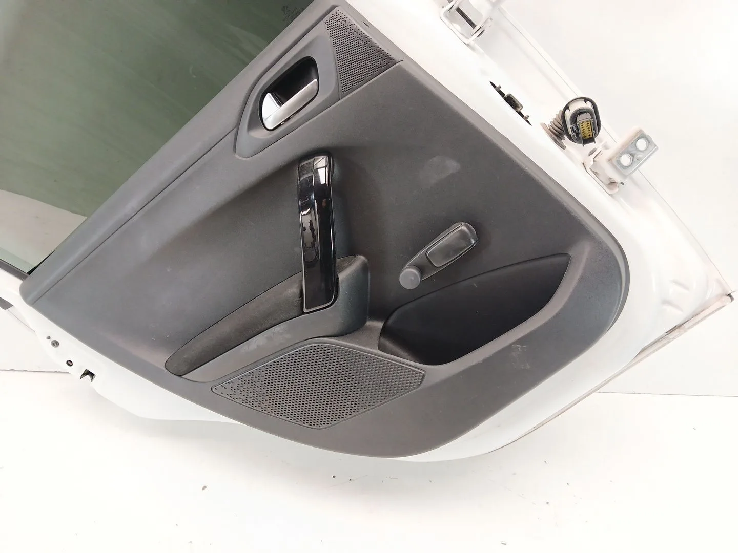 Puerta Trasera Izquierda para Peugeot 208 I (Ca_, Cc_)
