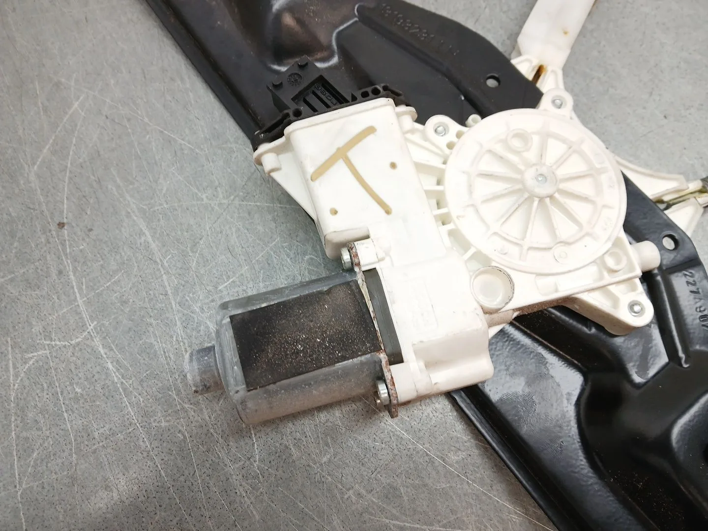 Elevalunas Delantero Izquierdo para Opel Astra H Twintop (A04)