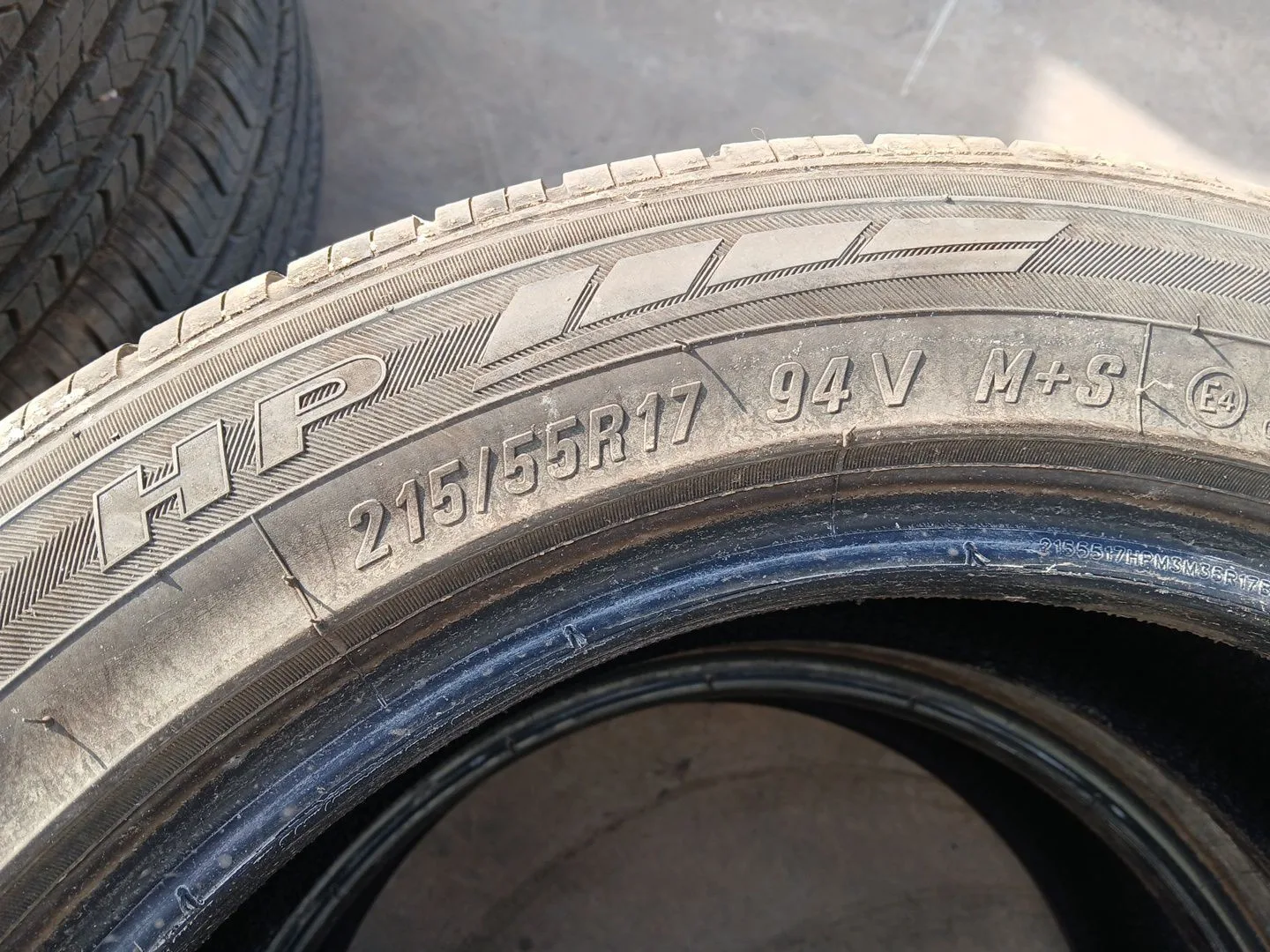Neumatico para Mg Zs Suv (Azs1)