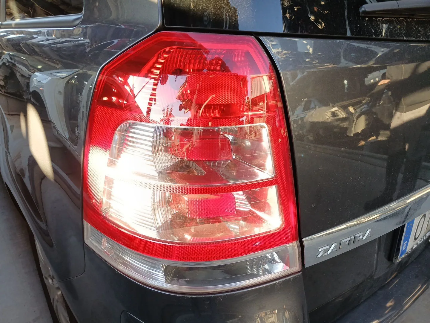 Piloto Trasero Izquierdo para Opel Zafira / Zafira Family B (A05)