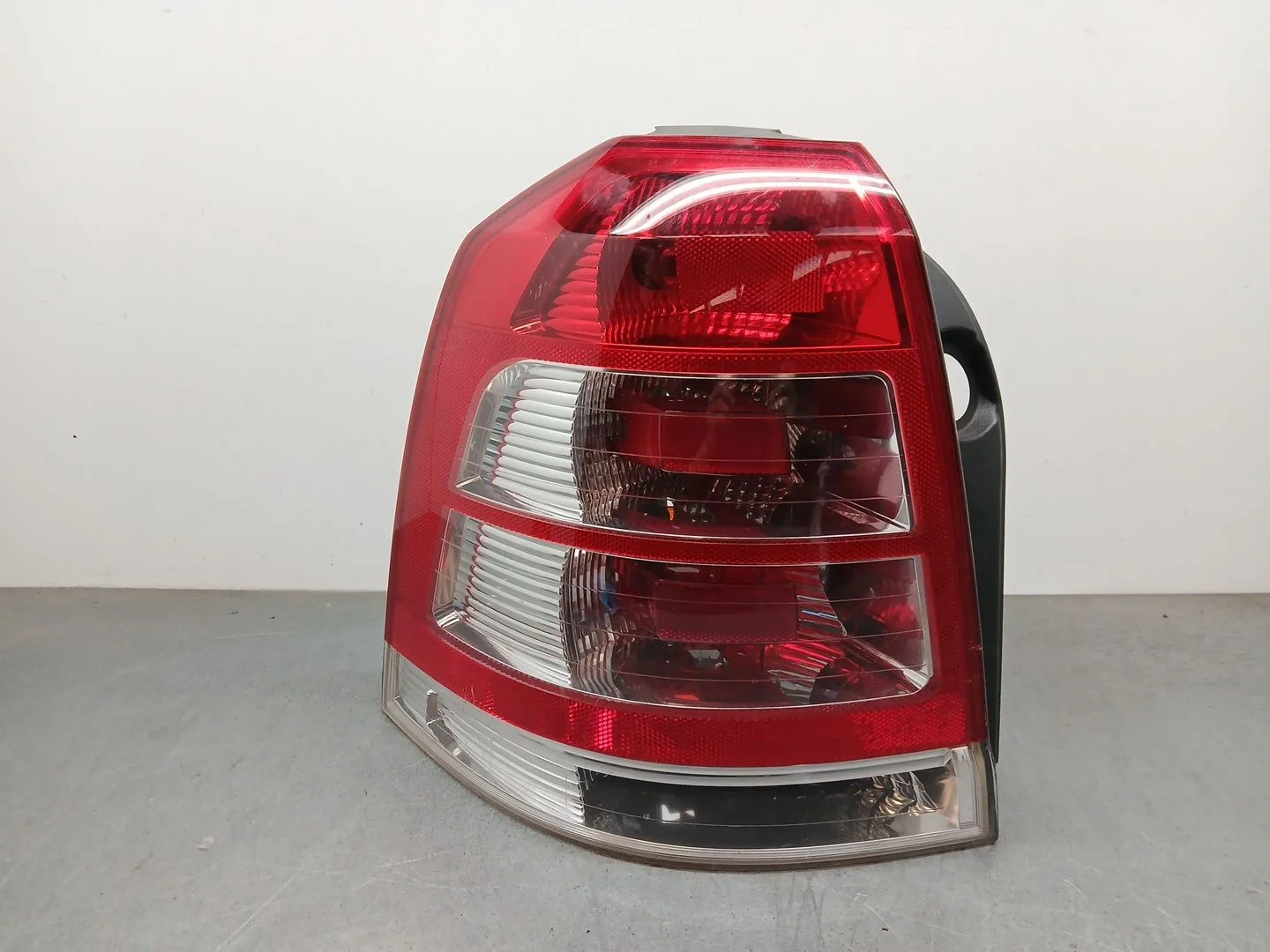 Piloto Trasero Izquierdo para Opel Zafira / Zafira Family B (A05)