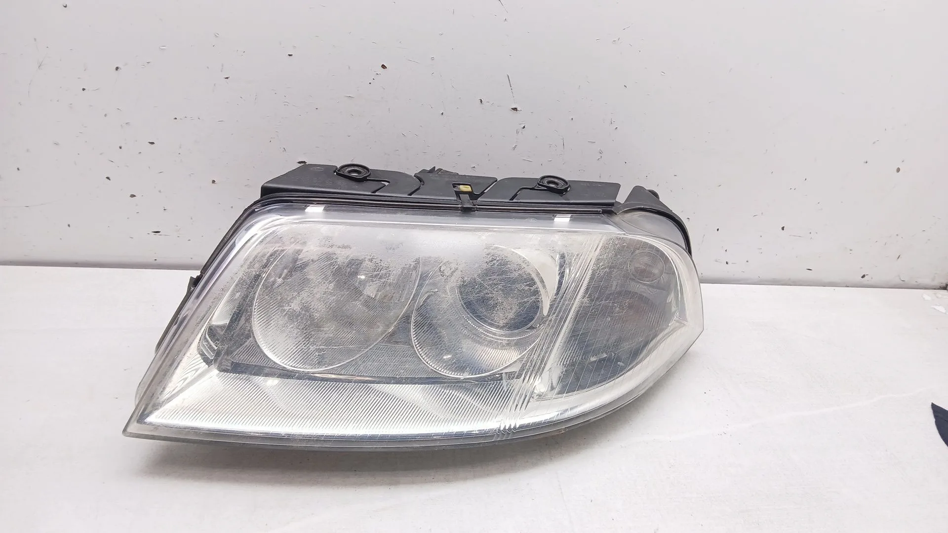 Faro Izquierdo para Volkswagen Passat B5.5 Variant (3B6)