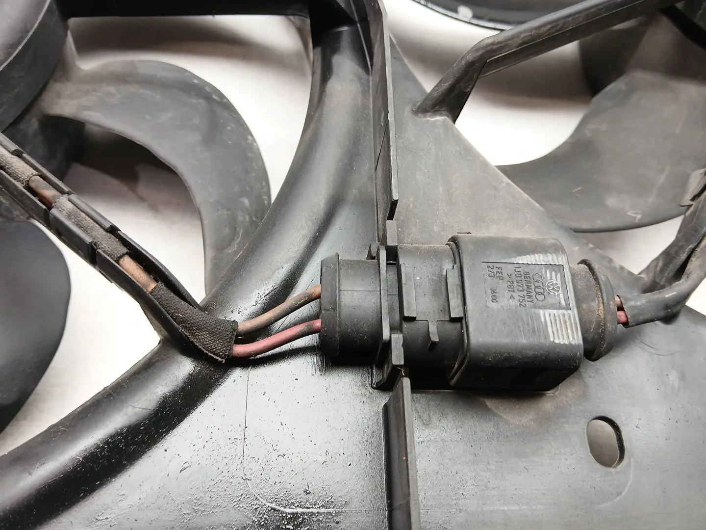 Electroventilador para Volkswagen Golf V (1K1)