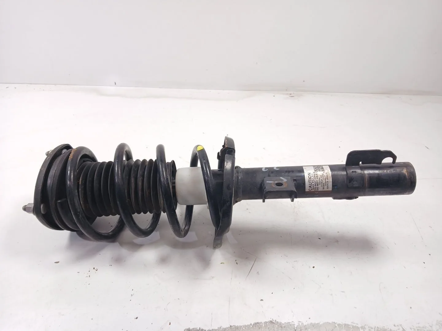 Amortiguador Delantero Izquierdo para Mazda Cx-30 (Dm, Dt, Ed)