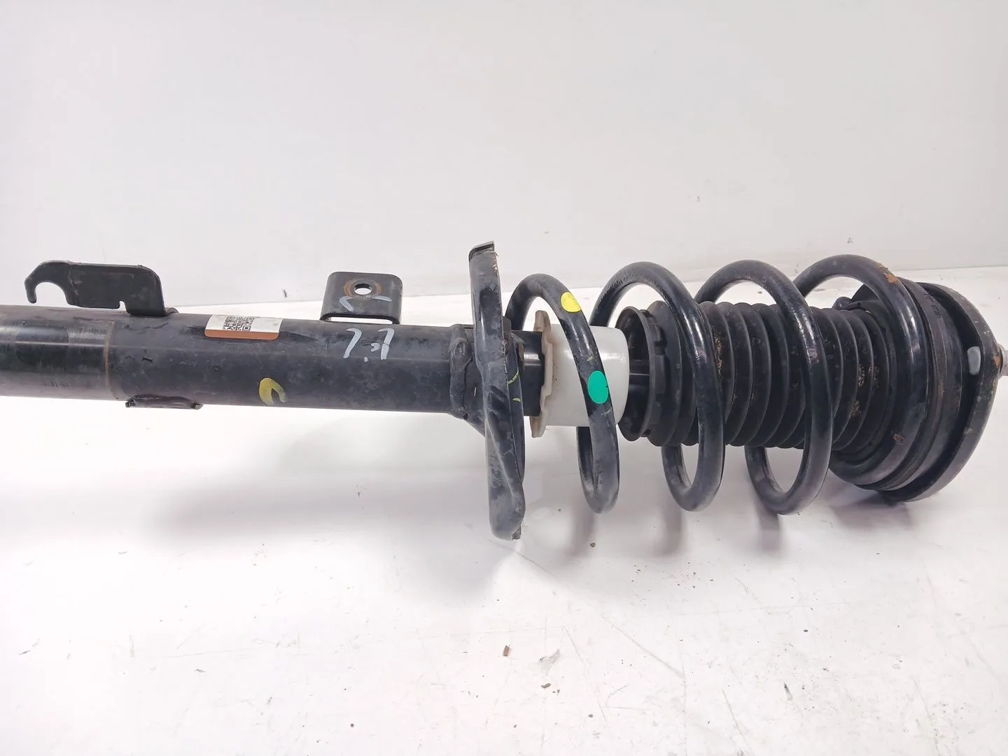 Amortiguador Delantero Izquierdo para Mazda Cx-30 (Dm, Dt, Ed)