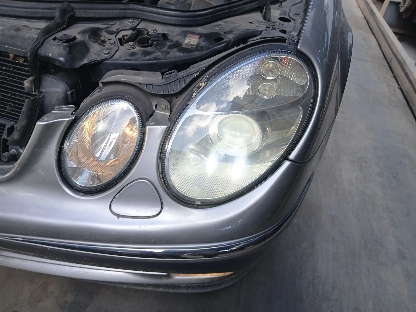 Faro Izquierdo para Mercedes-Benz Clase E (W211)