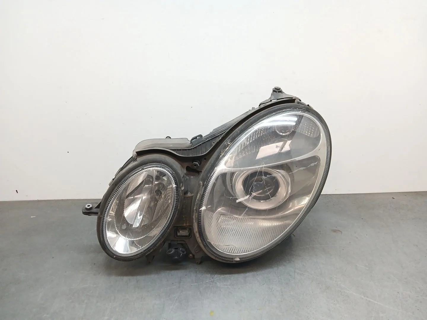 Faro Izquierdo para Mercedes-Benz Clase E (W211)