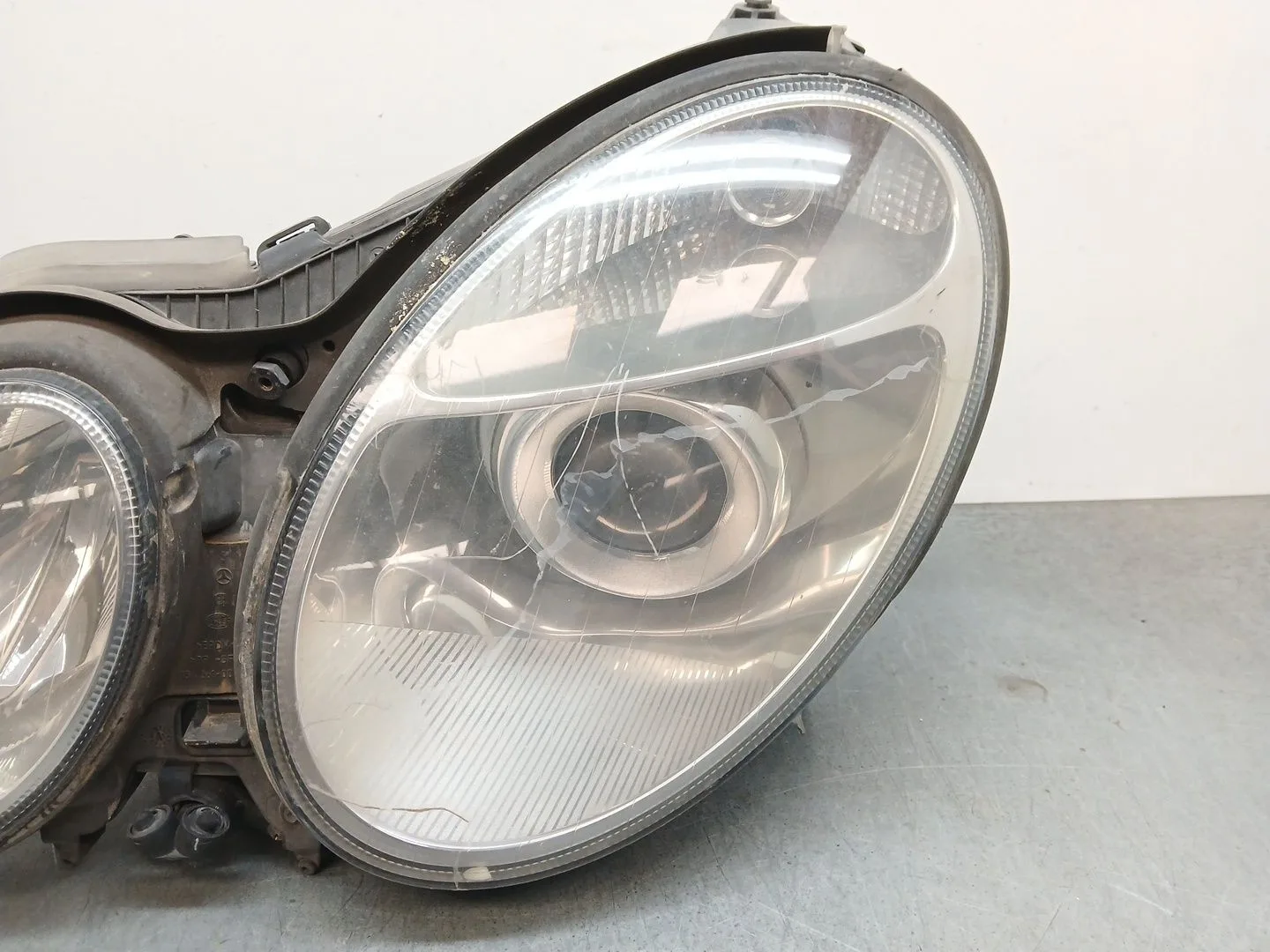 Faro Izquierdo para Mercedes-Benz Clase E (W211)