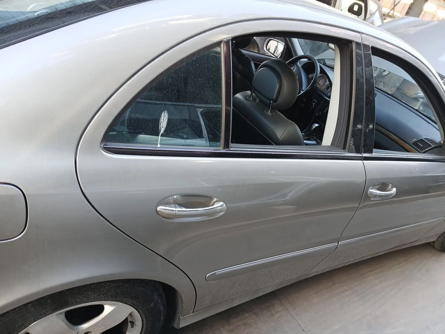 Puerta Trasera Derecha para Mercedes-Benz Clase E (W211)