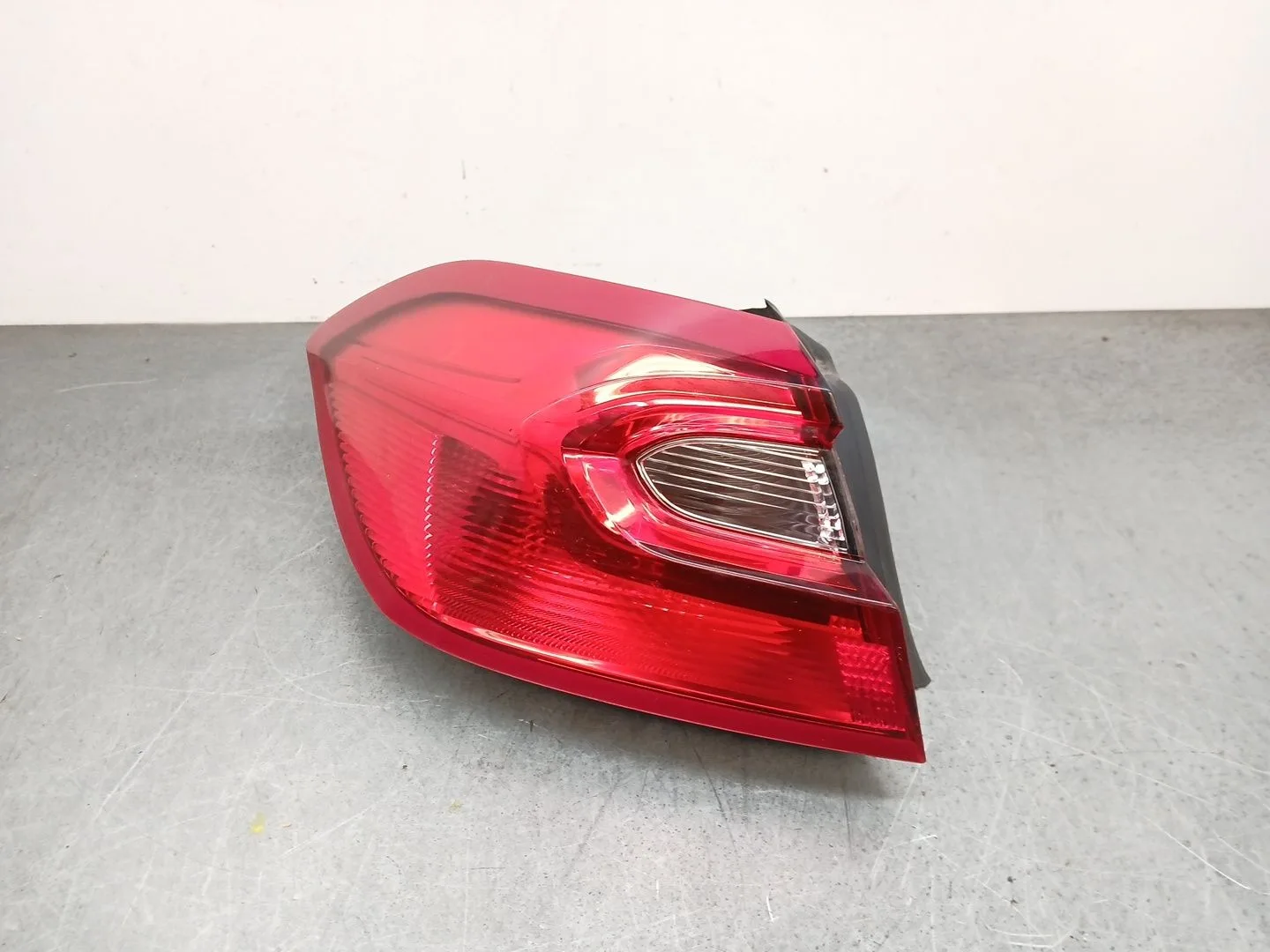Piloto Trasero Izquierdo para Ford Fiesta Vii (Hj, Hf)