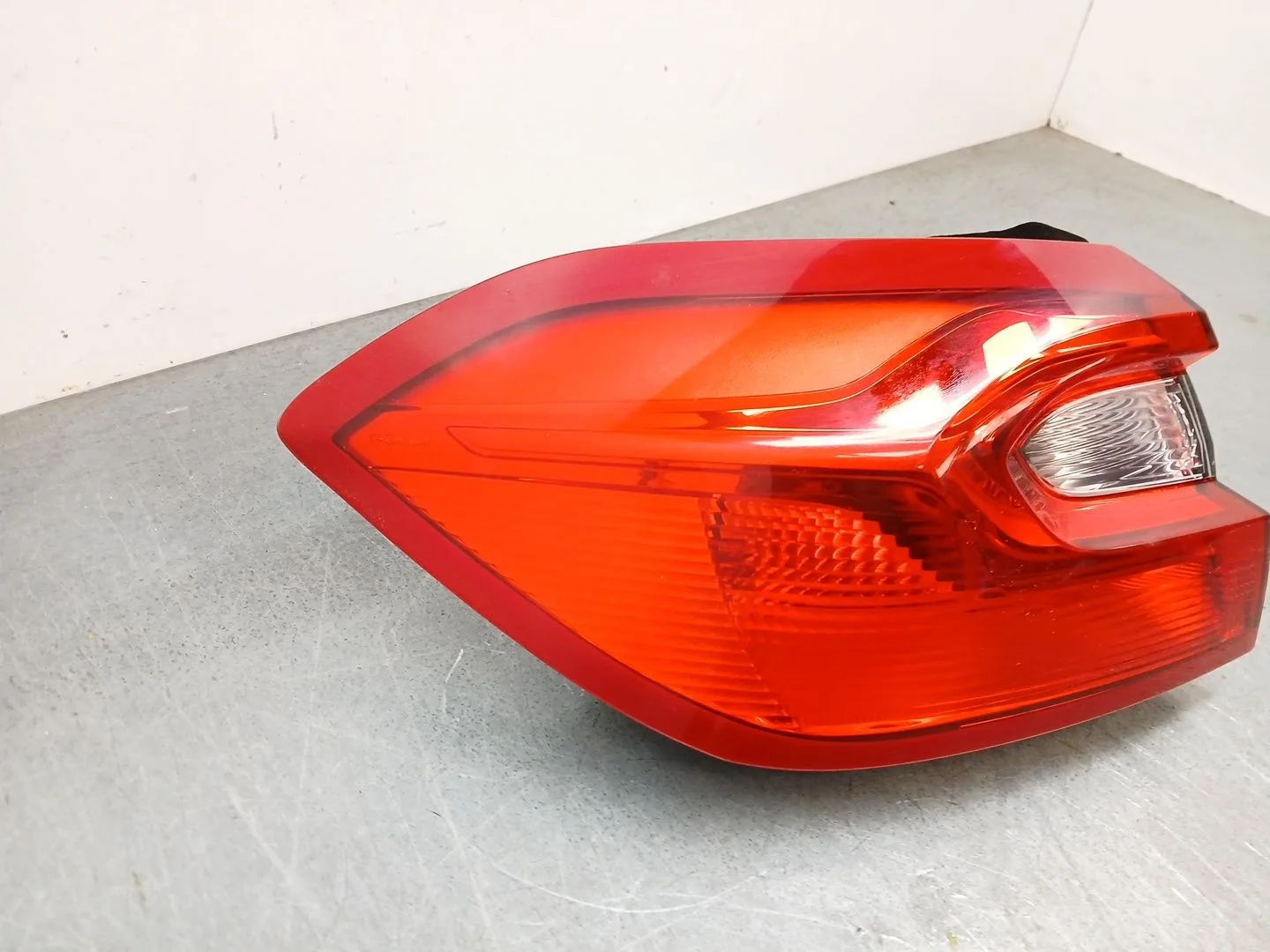 Piloto Trasero Izquierdo para Ford Fiesta Vii (Hj, Hf)