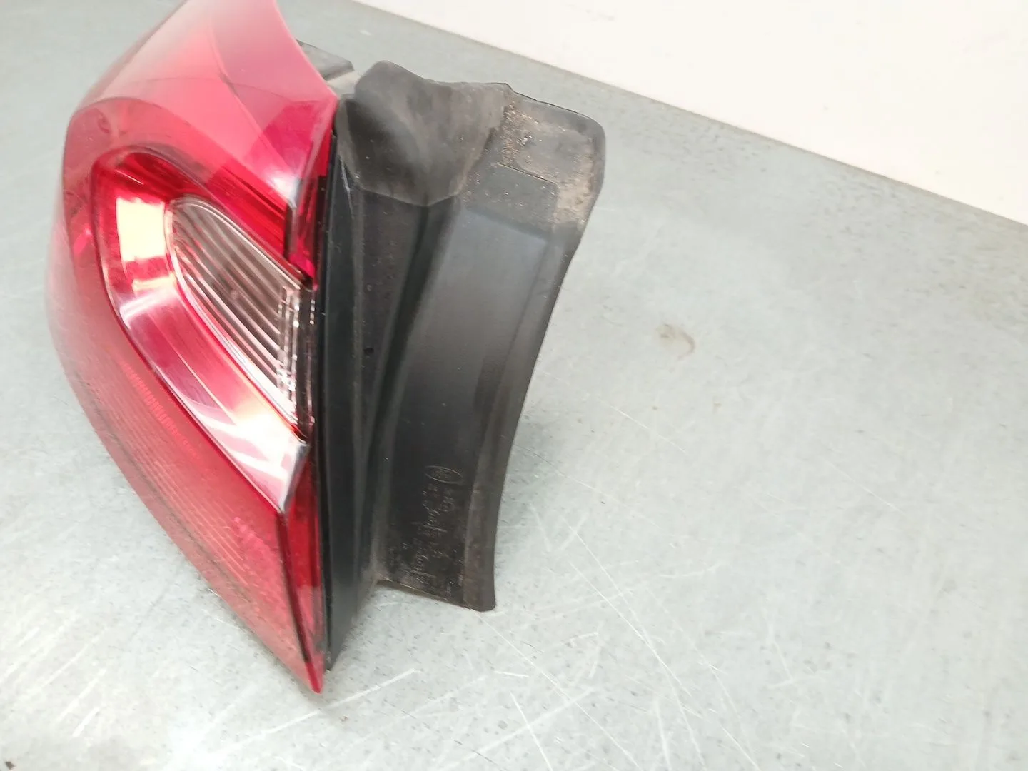 Piloto Trasero Izquierdo para Ford Fiesta Vii (Hj, Hf)