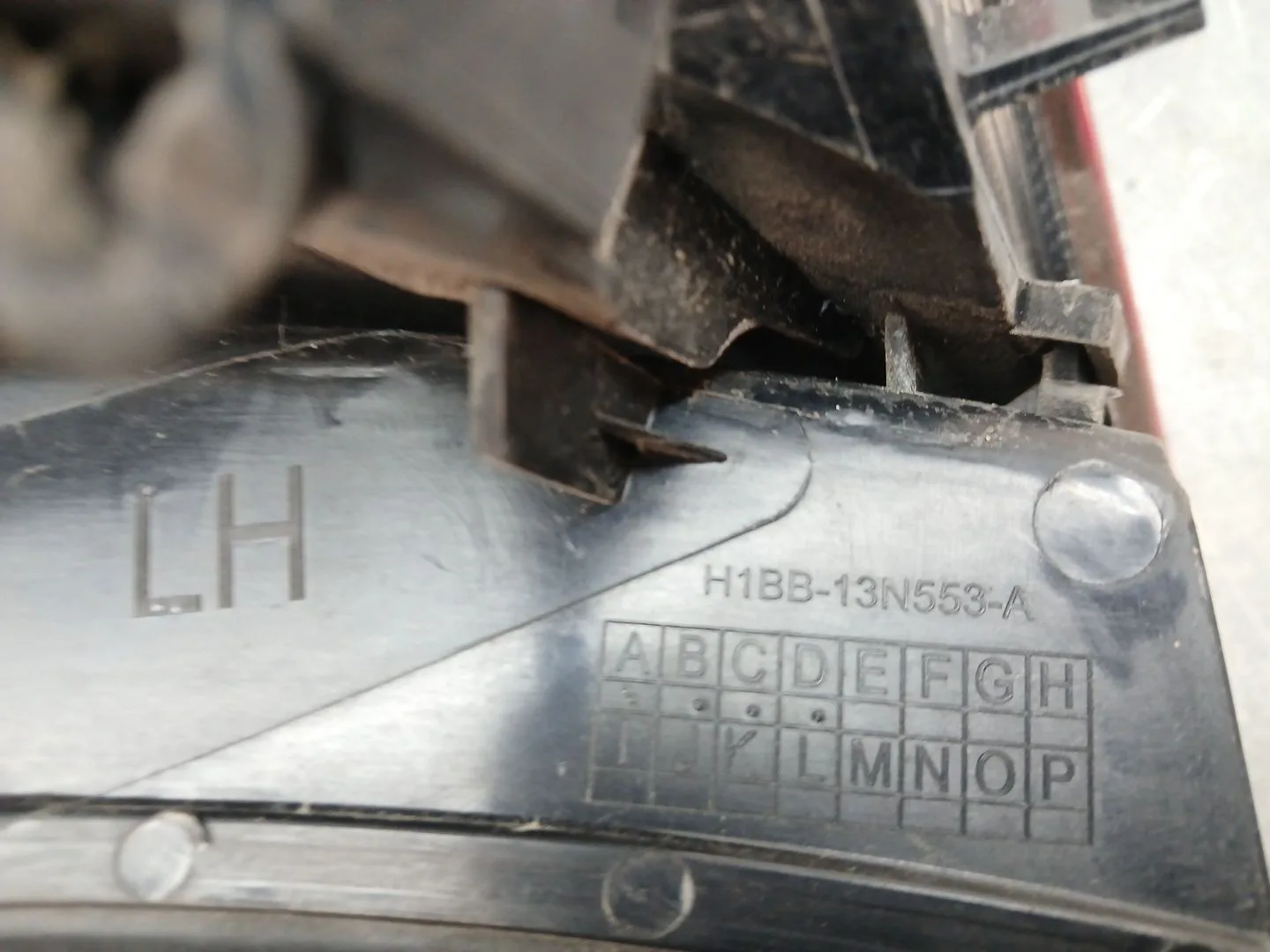 Piloto Trasero Izquierdo para Ford Fiesta Vii (Hj, Hf)