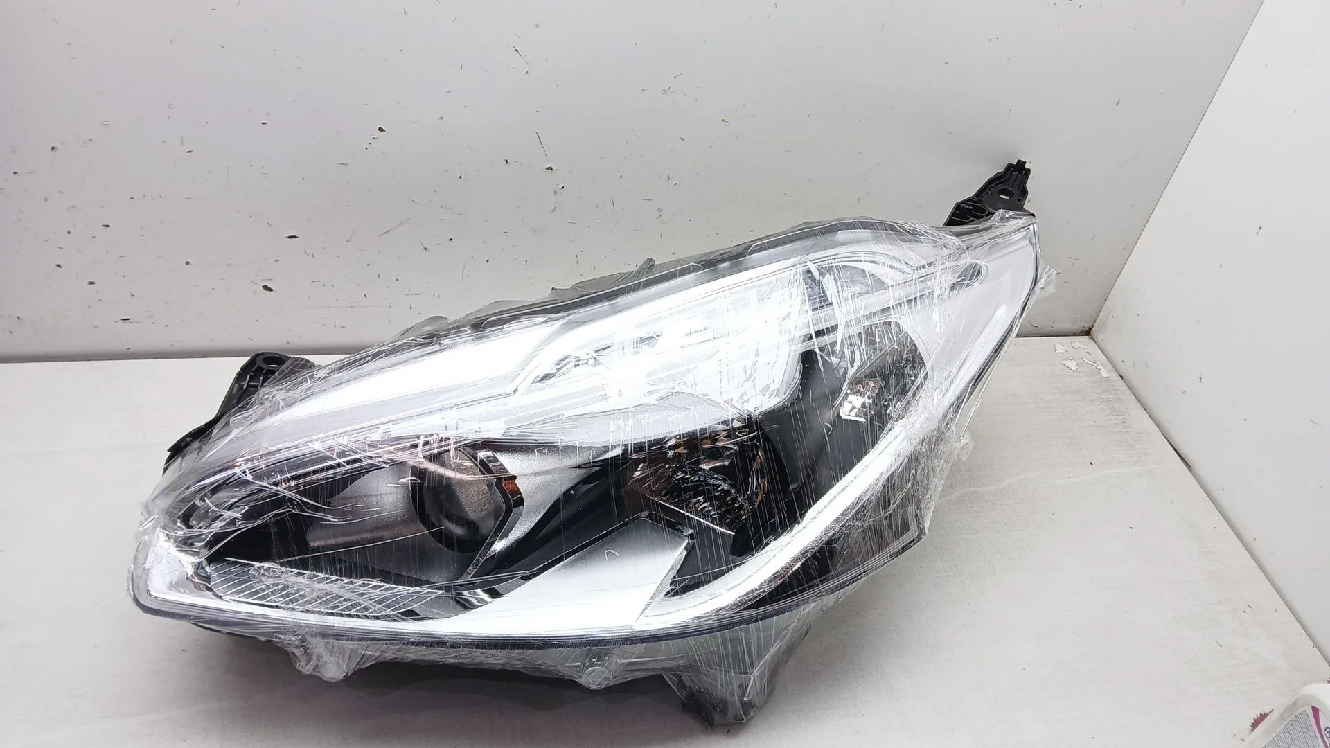 Faro Izquierdo para Peugeot 208