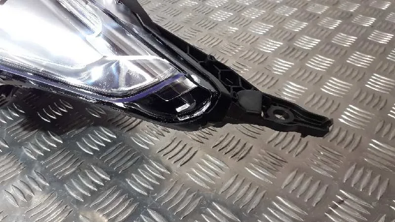 Faro Izquierdo para Peugeot 208