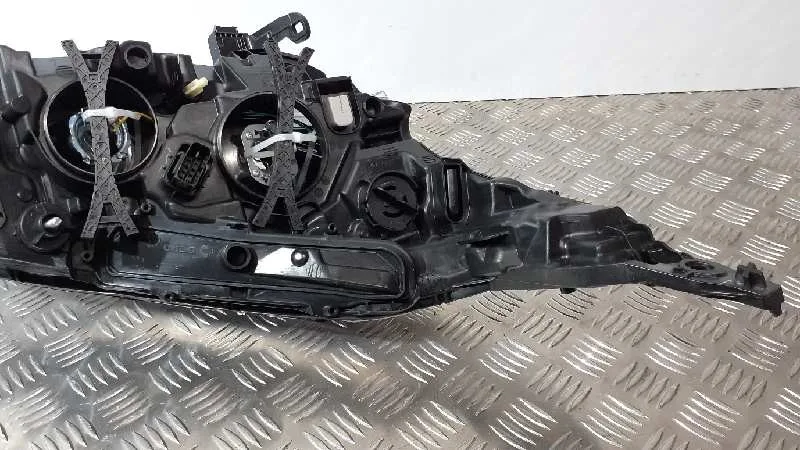 Faro Izquierdo para Peugeot 208