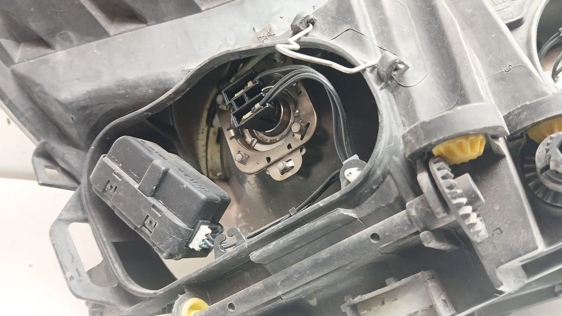 Faro Izquierdo para Opel Corsa D (S07)