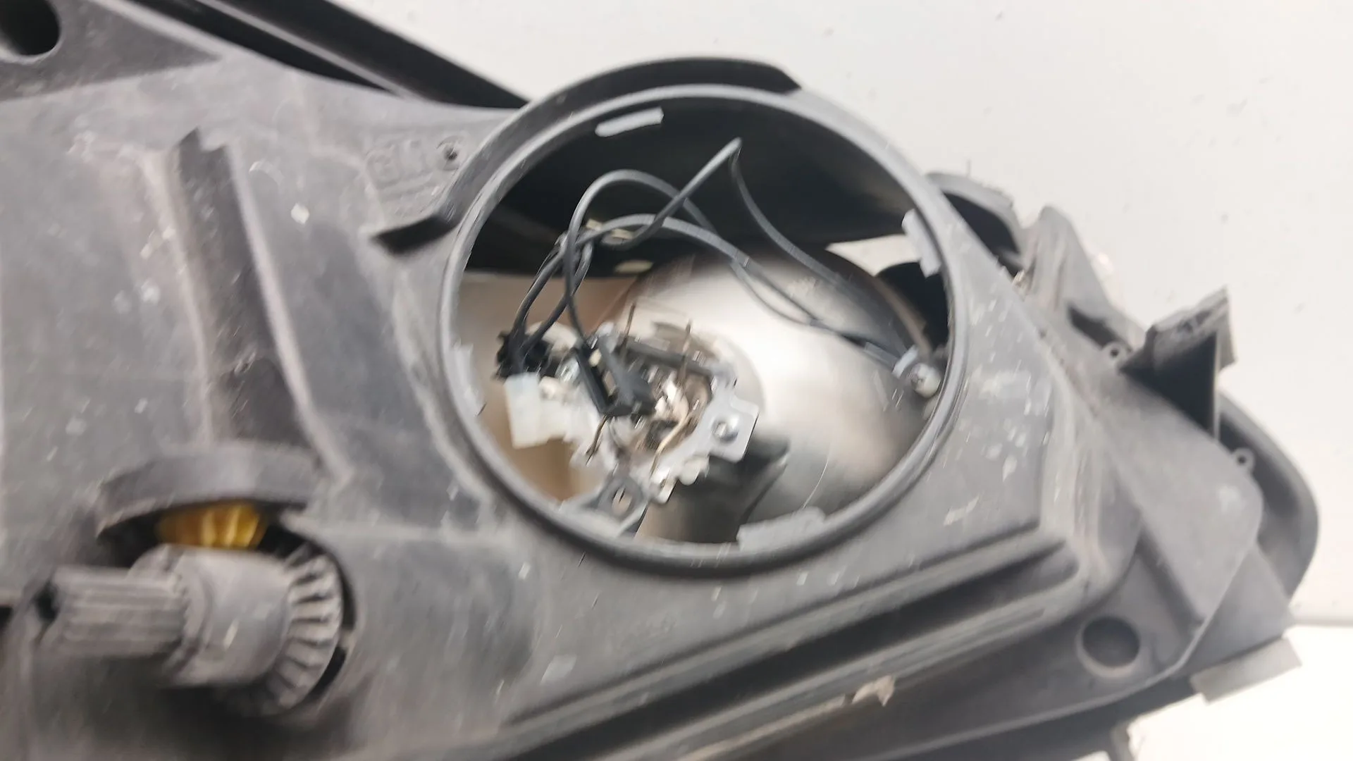 Faro Izquierdo para Opel Corsa D (S07)