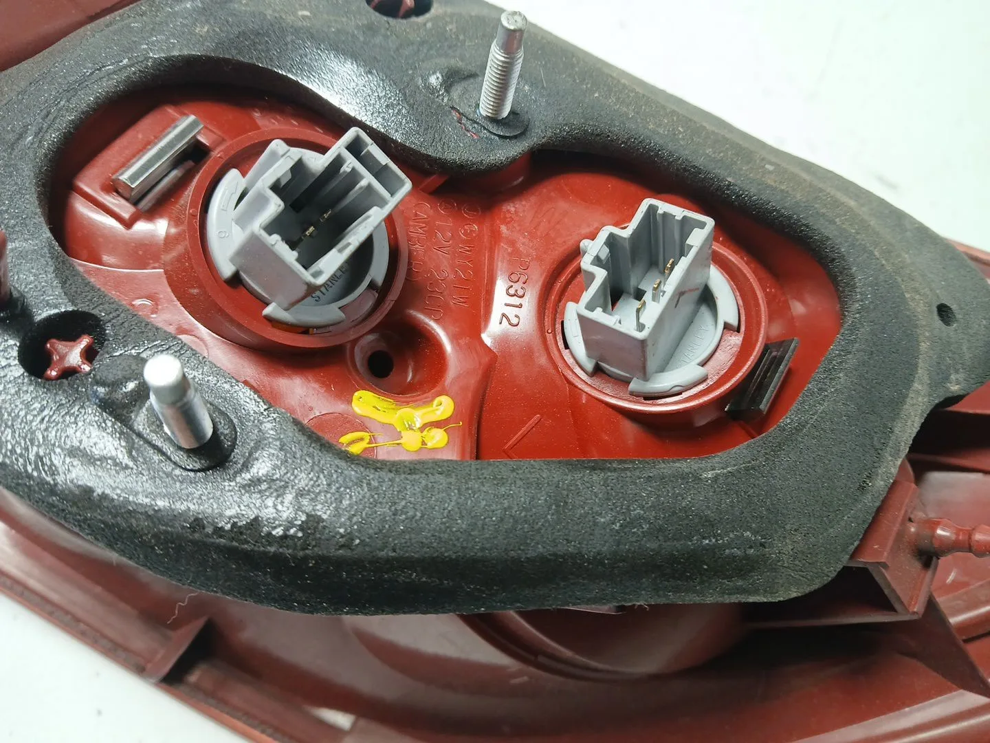 Piloto Trasero Izquierdo para Mazda 3 Sedan (Bk)
